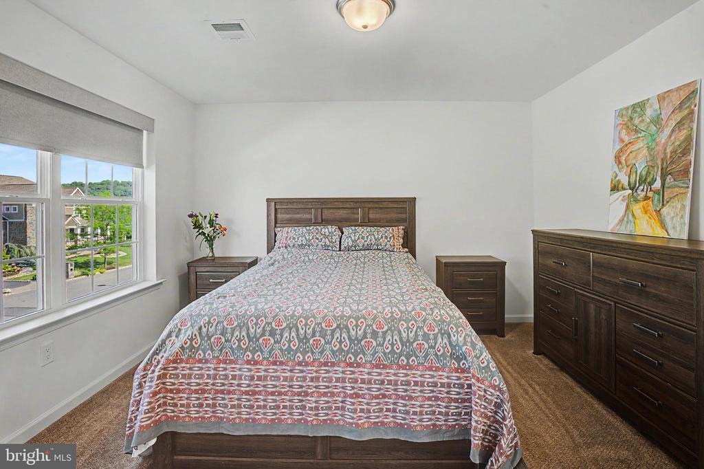 2668 HOLLOW VIEW DRIVE