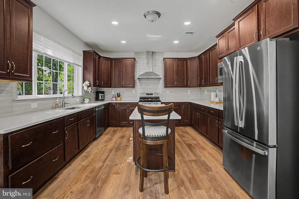 2668 HOLLOW VIEW DRIVE
