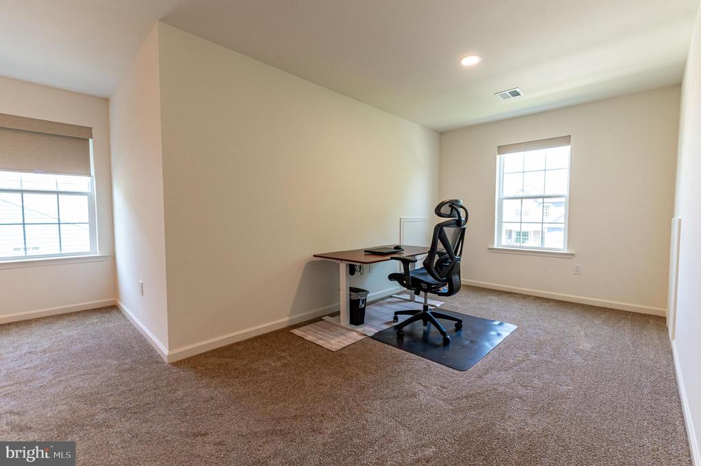 2668 HOLLOW VIEW DRIVE