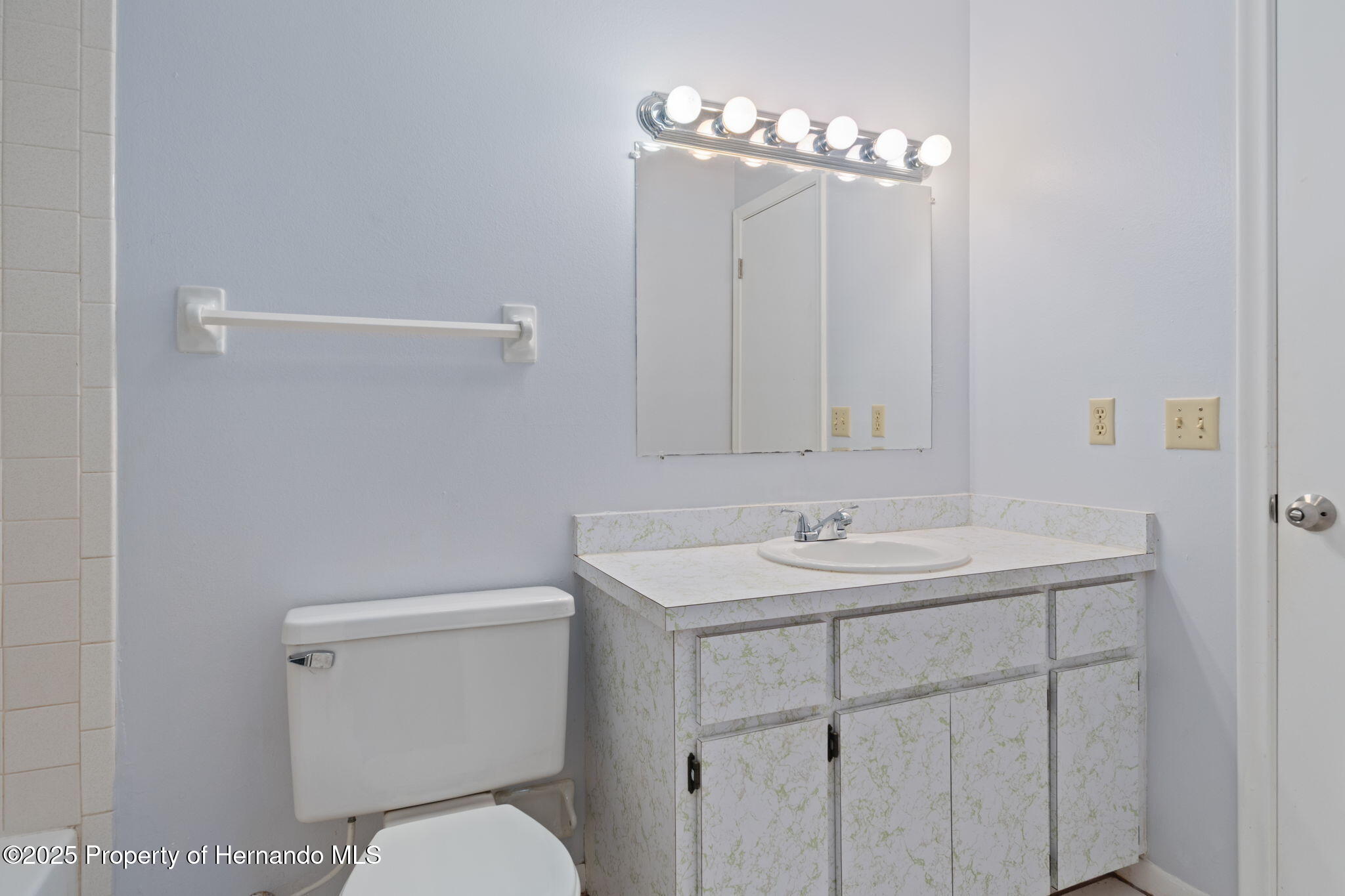 72 Chinaberry Circle