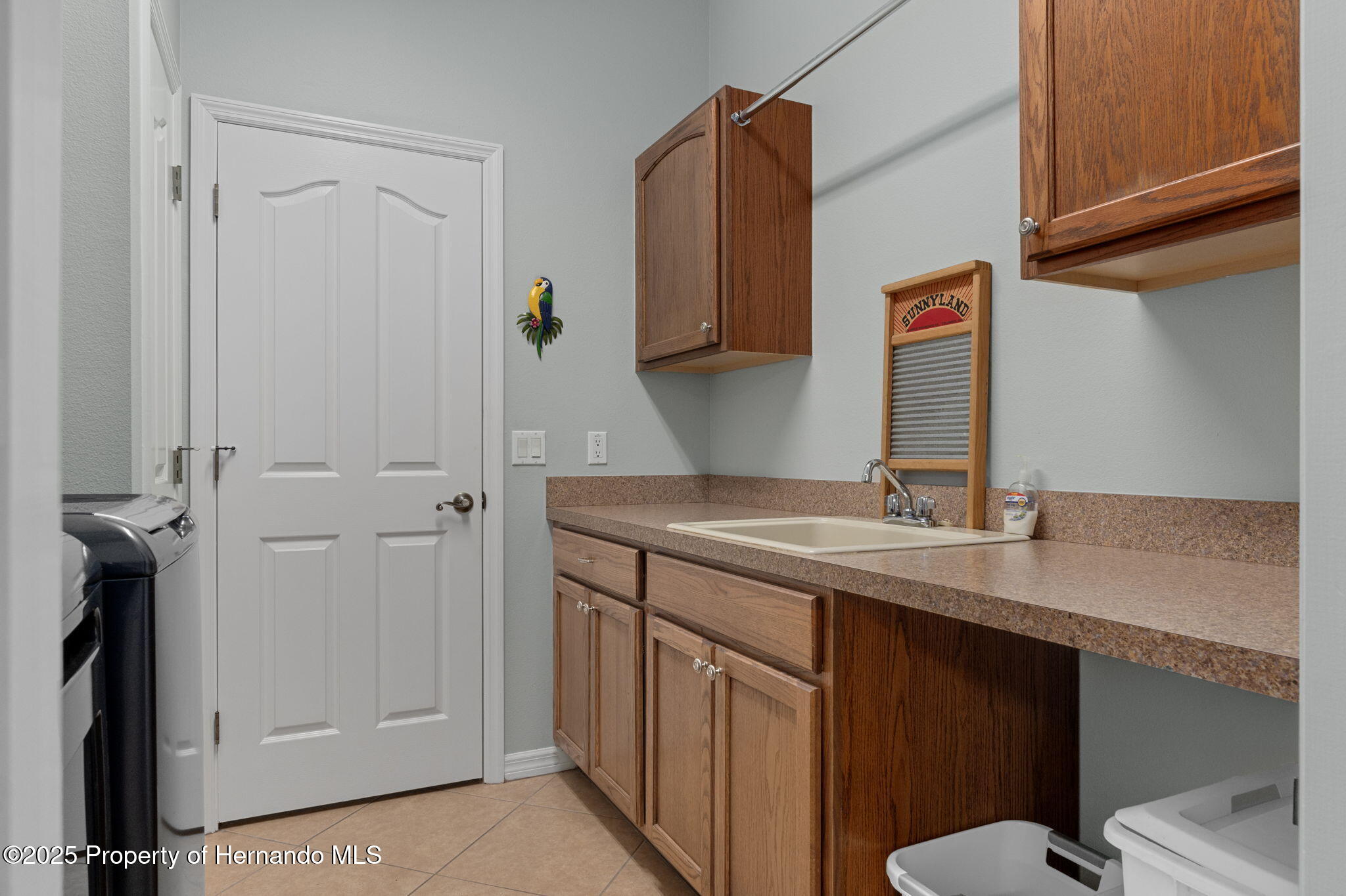 1376 E Cleveland St Street