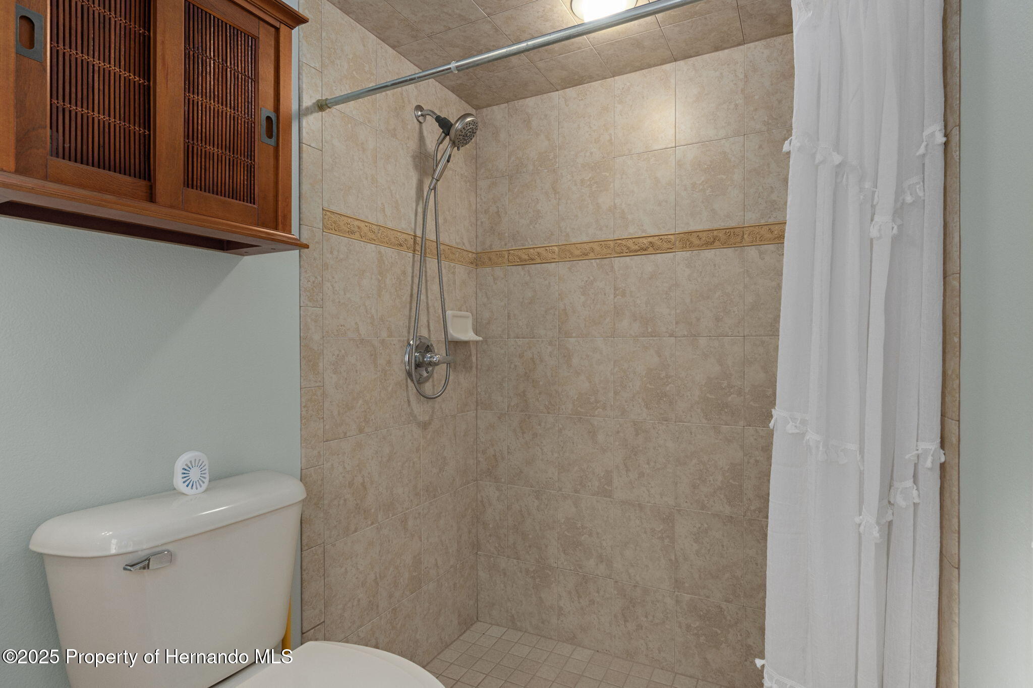 1376 E Cleveland St Street