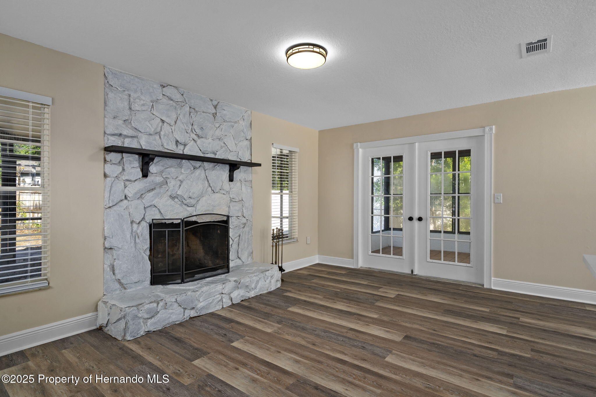 14031 Barlington Street