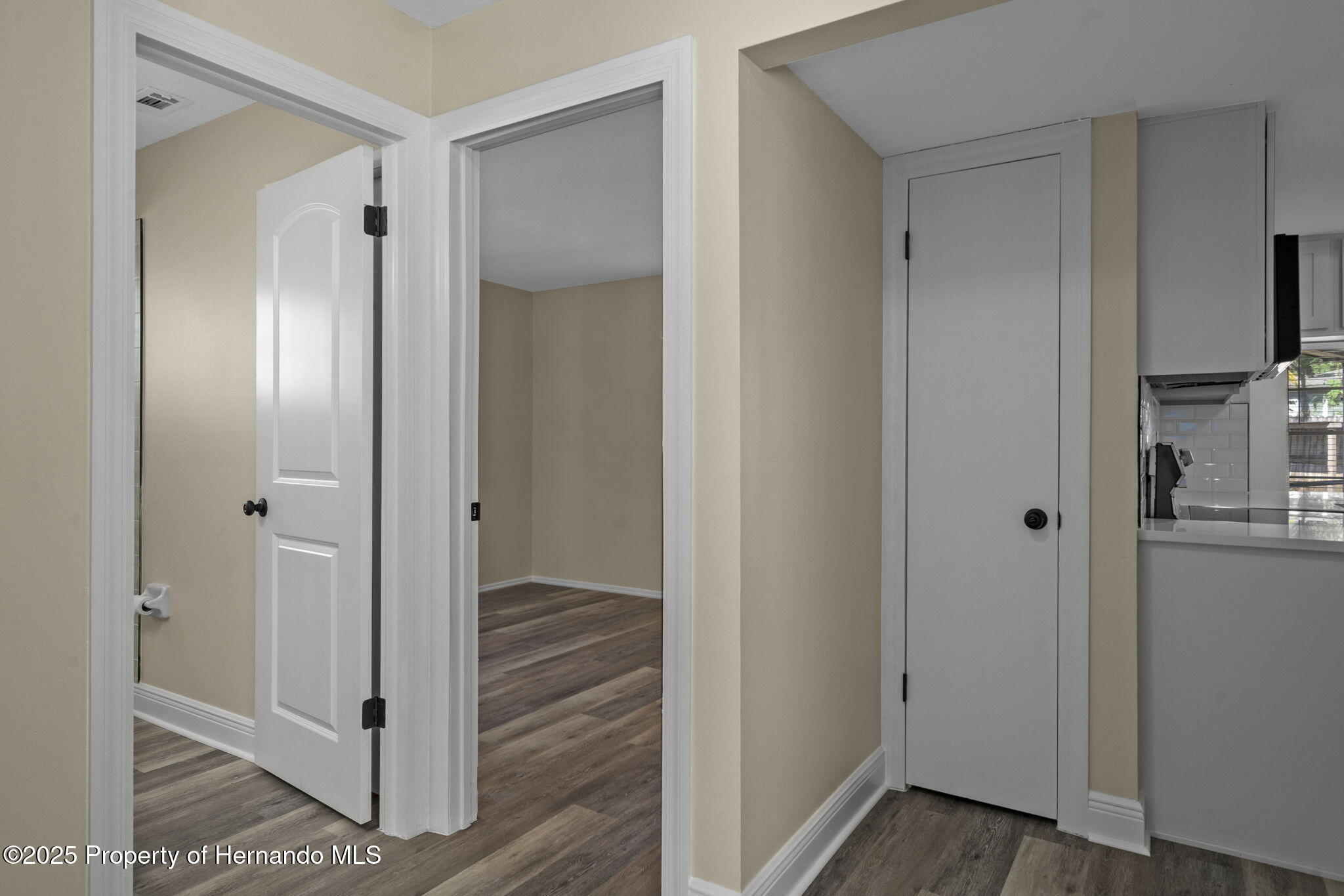 14031 Barlington Street