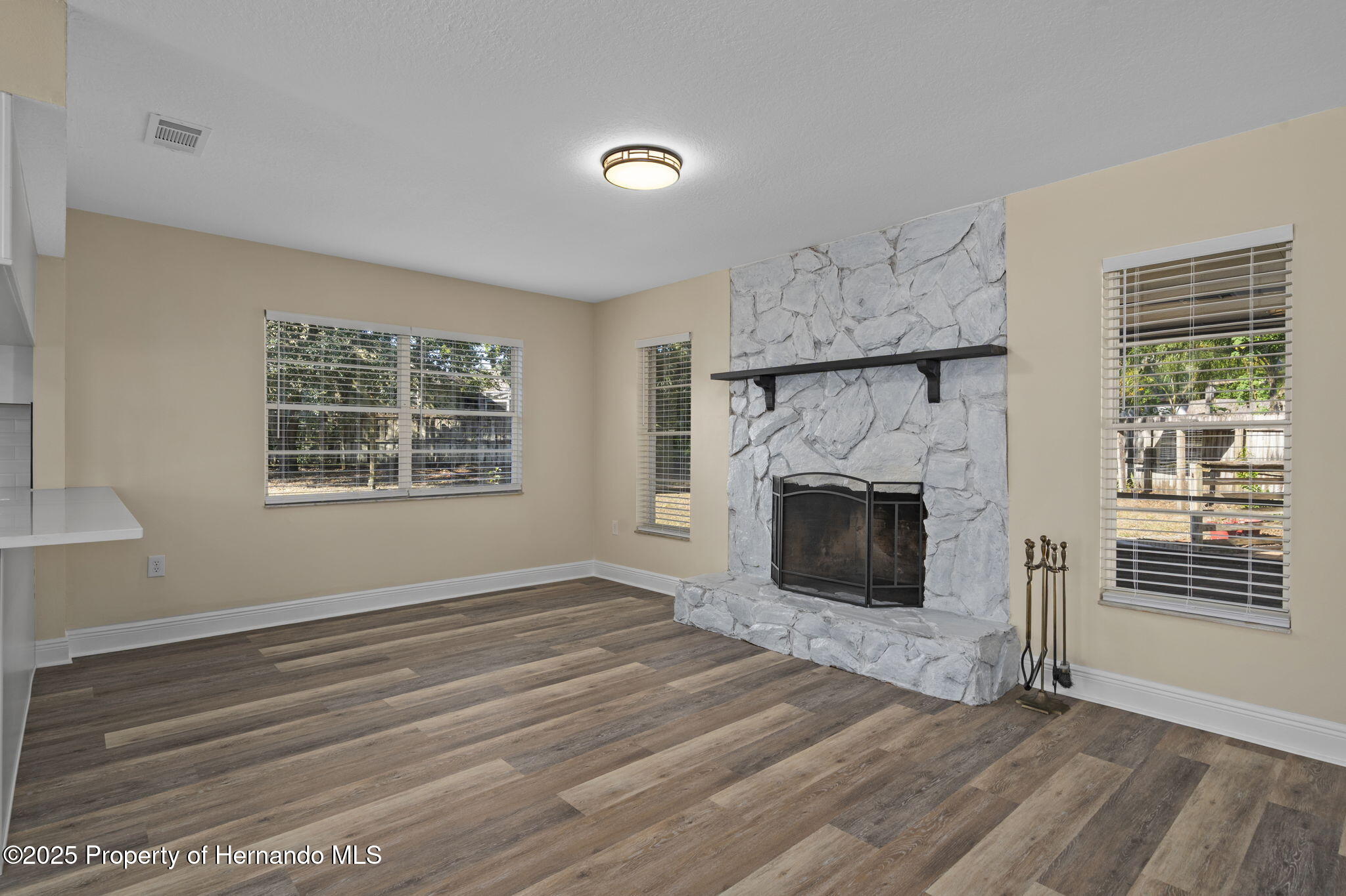 14031 Barlington Street