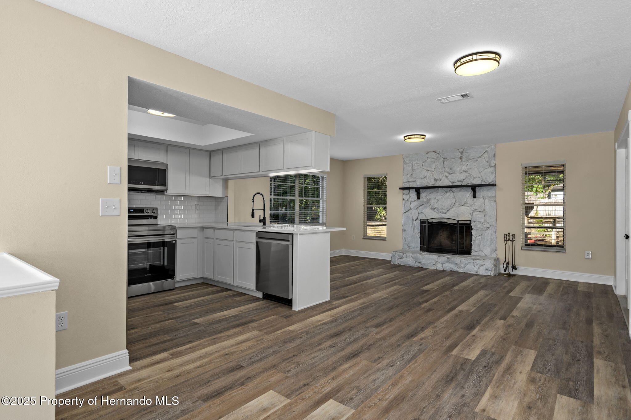 14031 Barlington Street