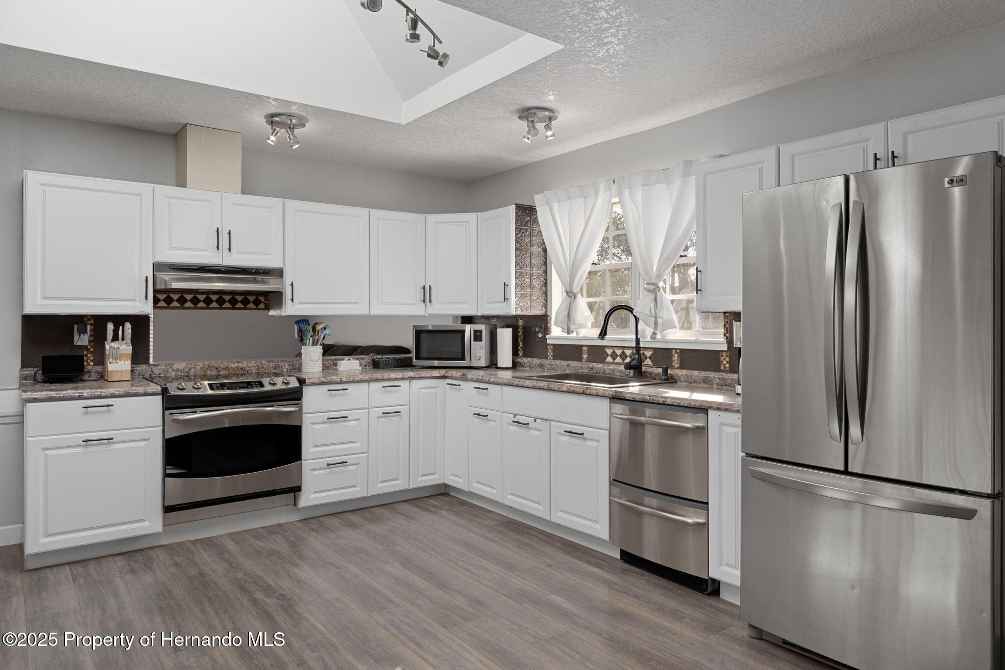 4286 Bluewater Avenue