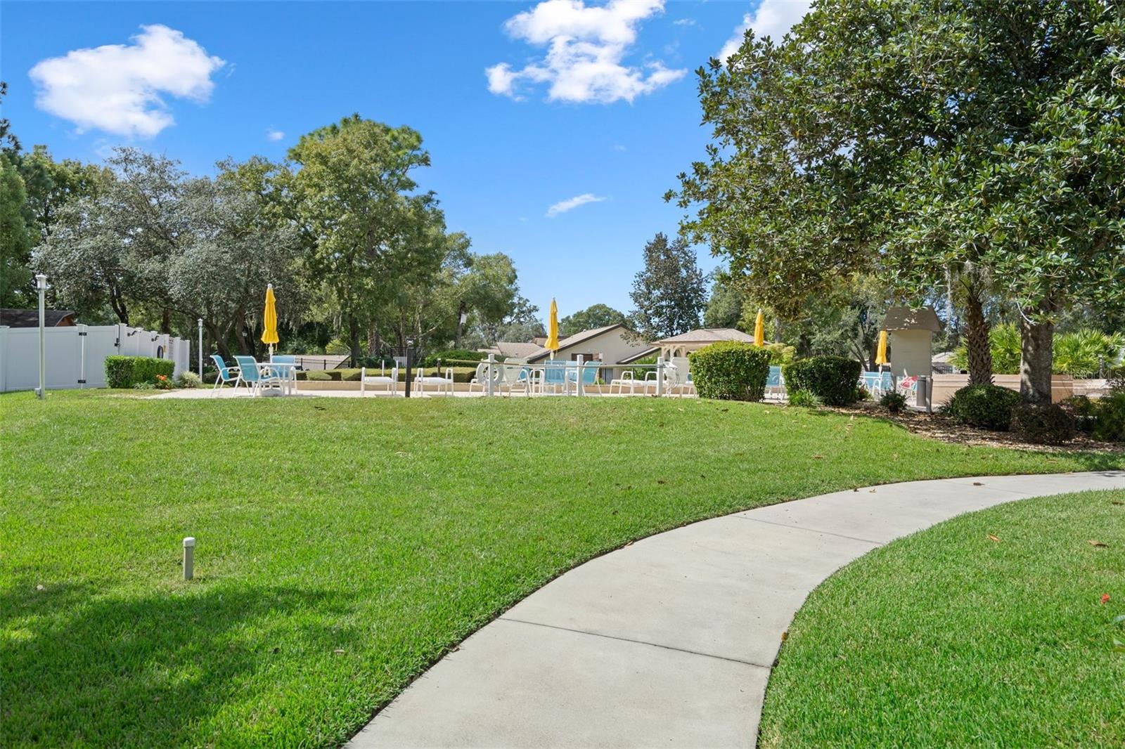 7562 HEATHER WALK DR