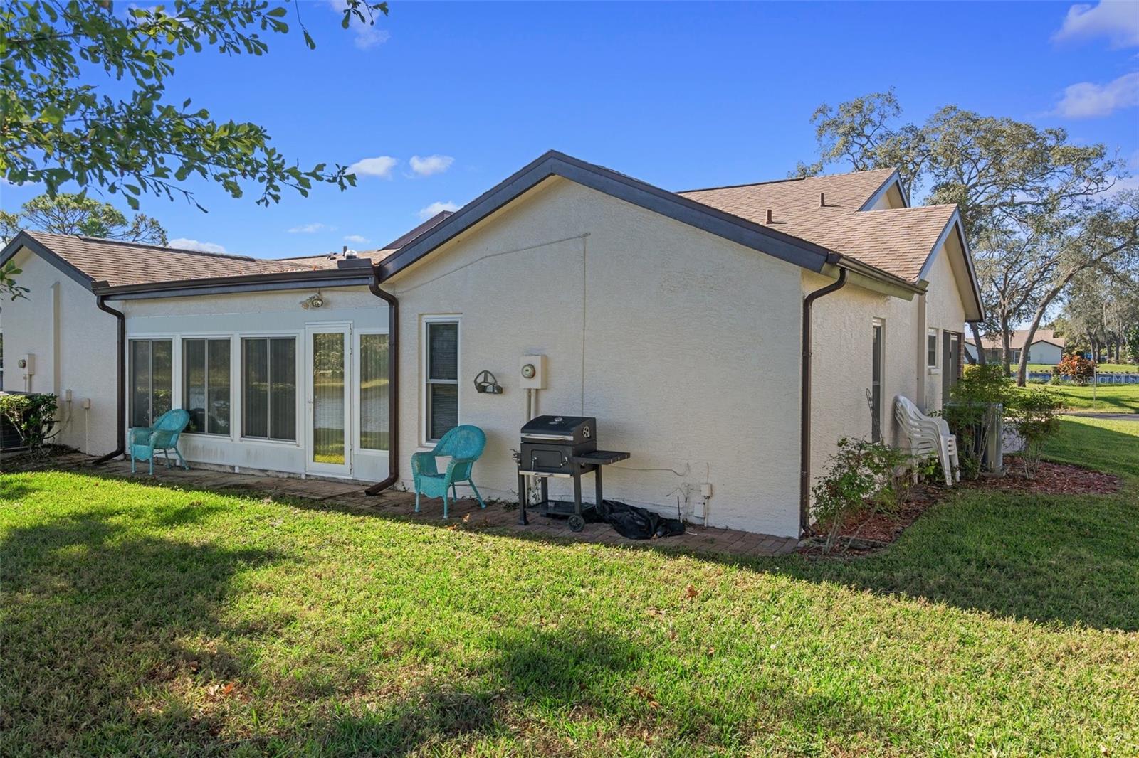 7562 HEATHER WALK DR