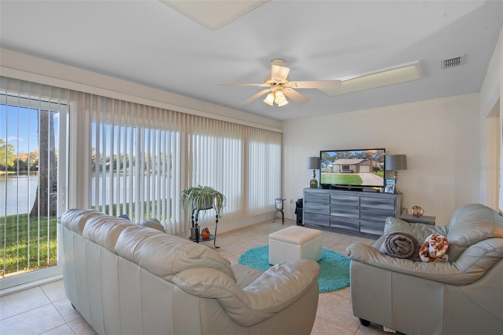 7562 HEATHER WALK DR
