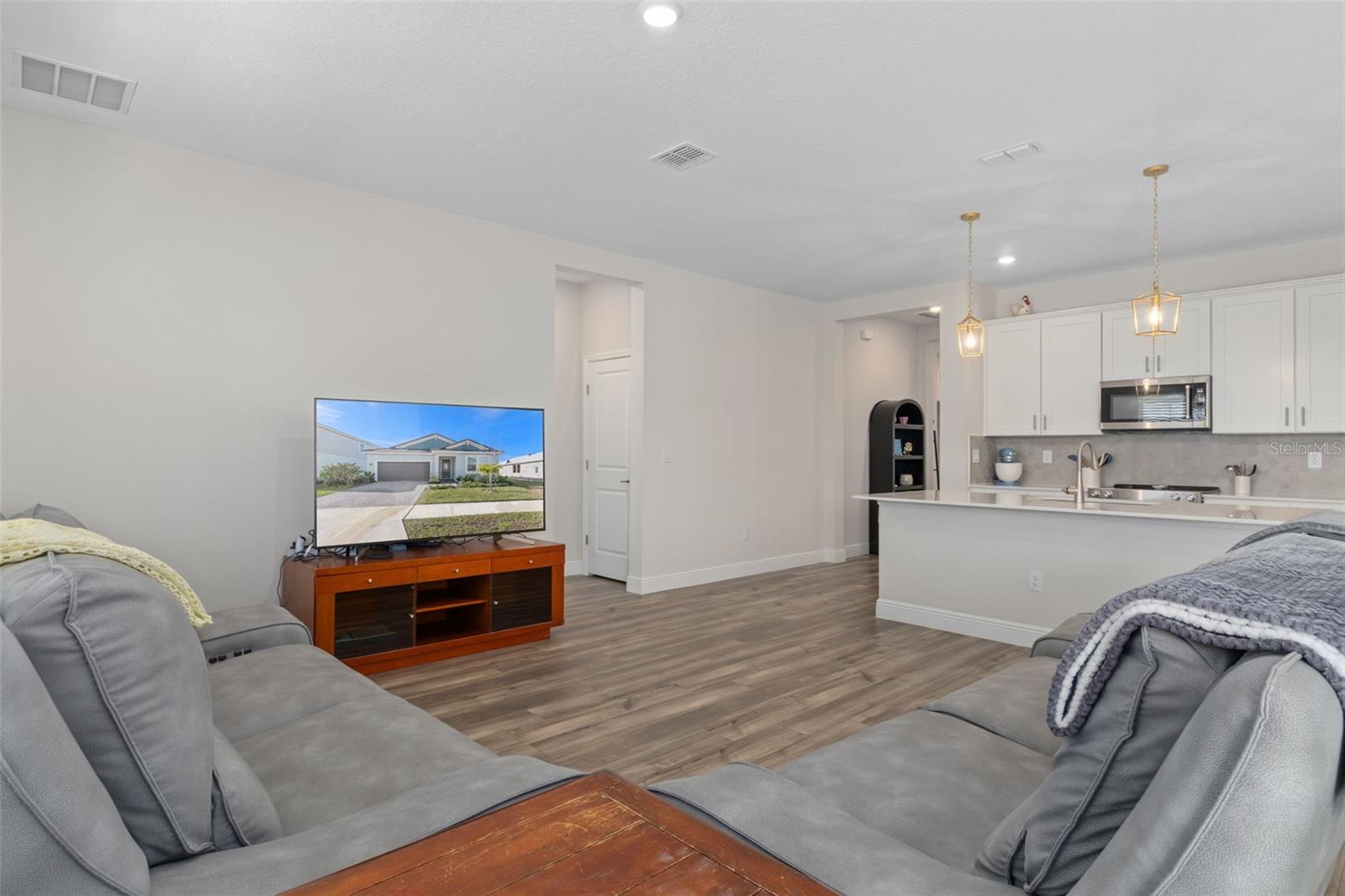 10353 FIELDSTONE MYRTLE WAY