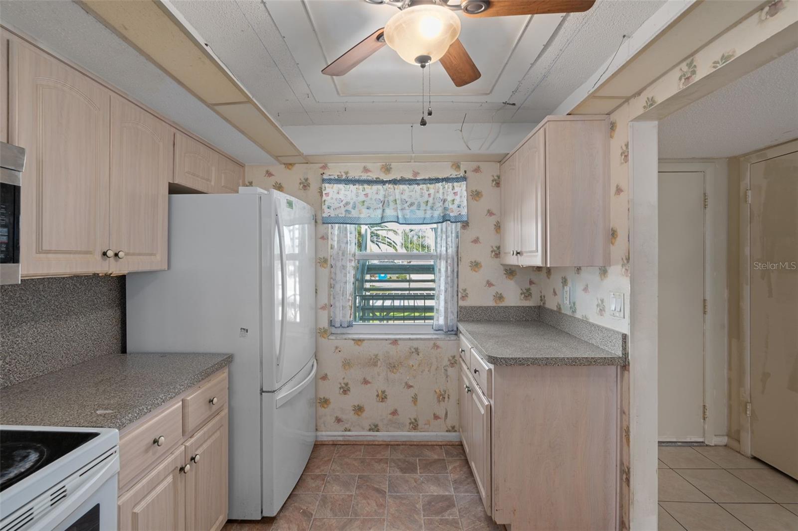 4660 MARINE PKWY #206