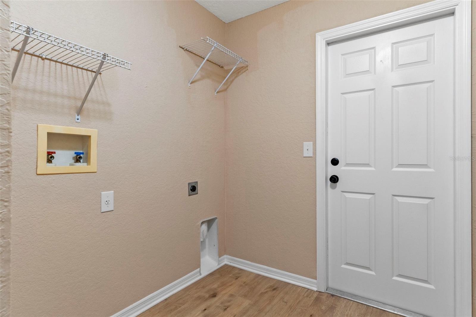3840 LEMA DR