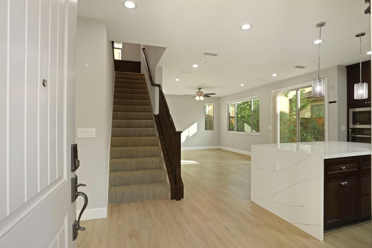 61 W Viola Street