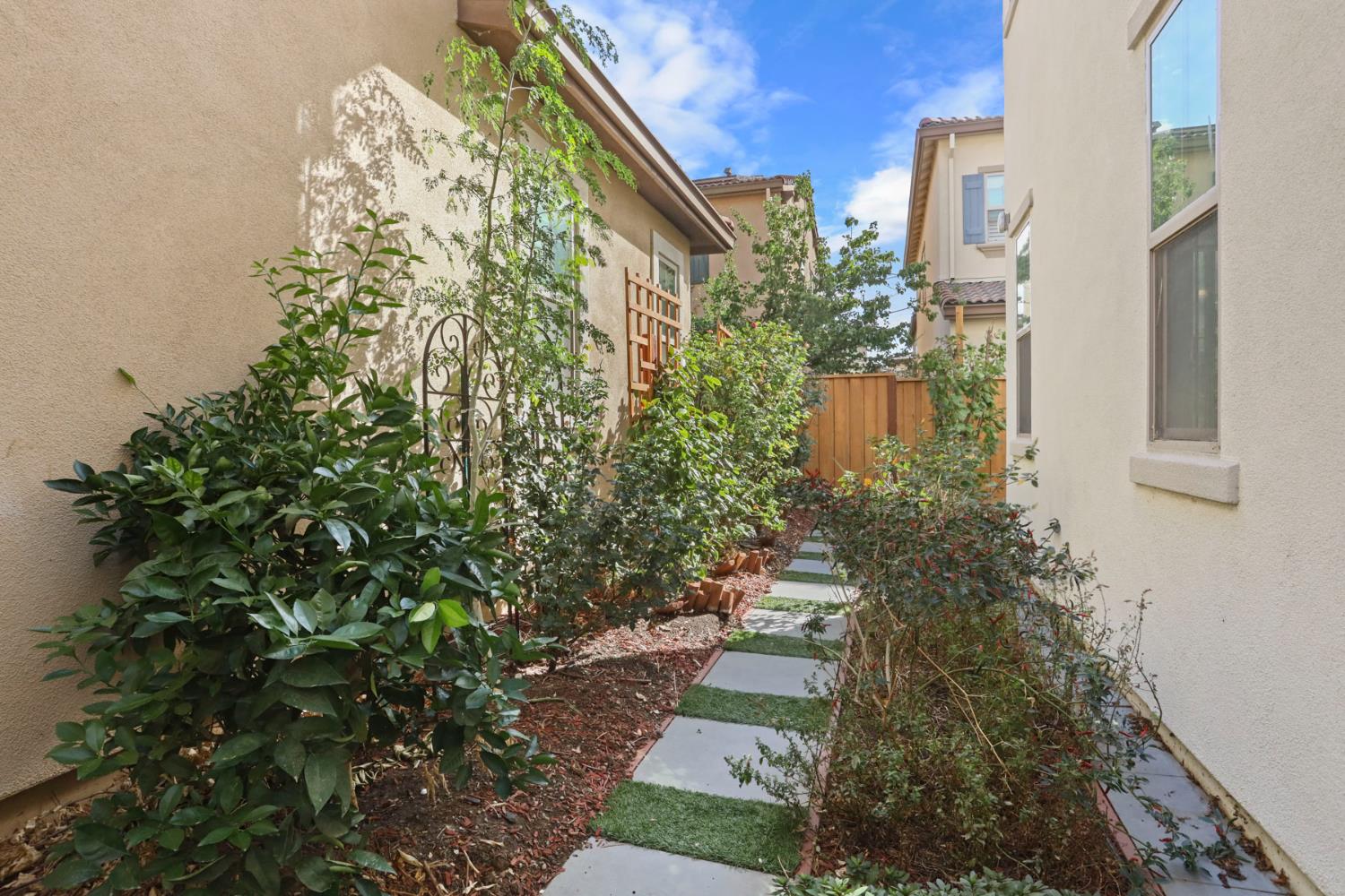 61 W Viola Street