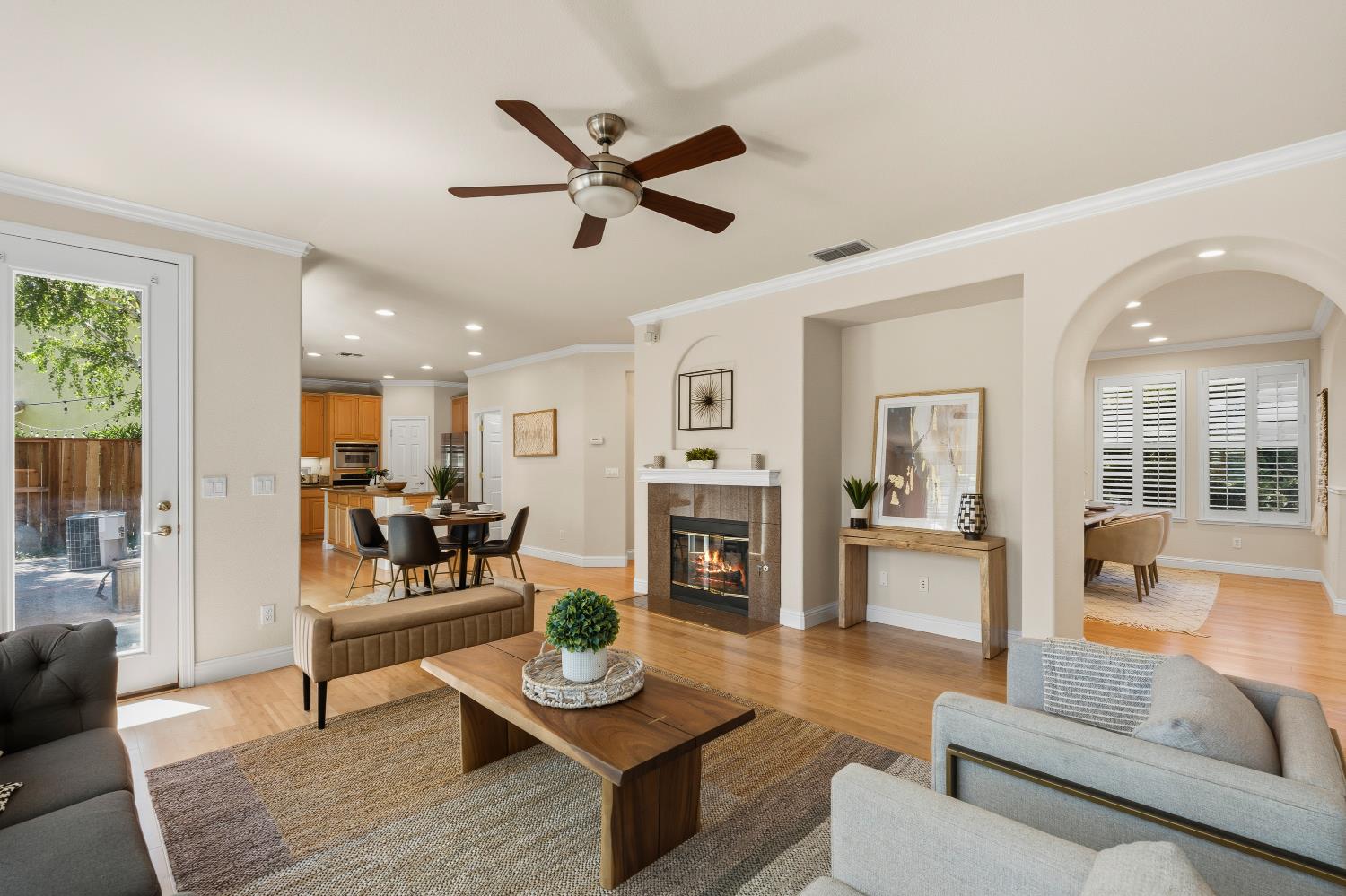 6355 Riverbank Circle