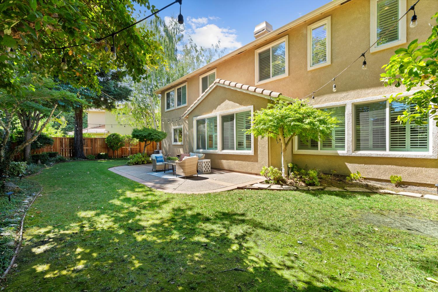 6355 Riverbank Circle