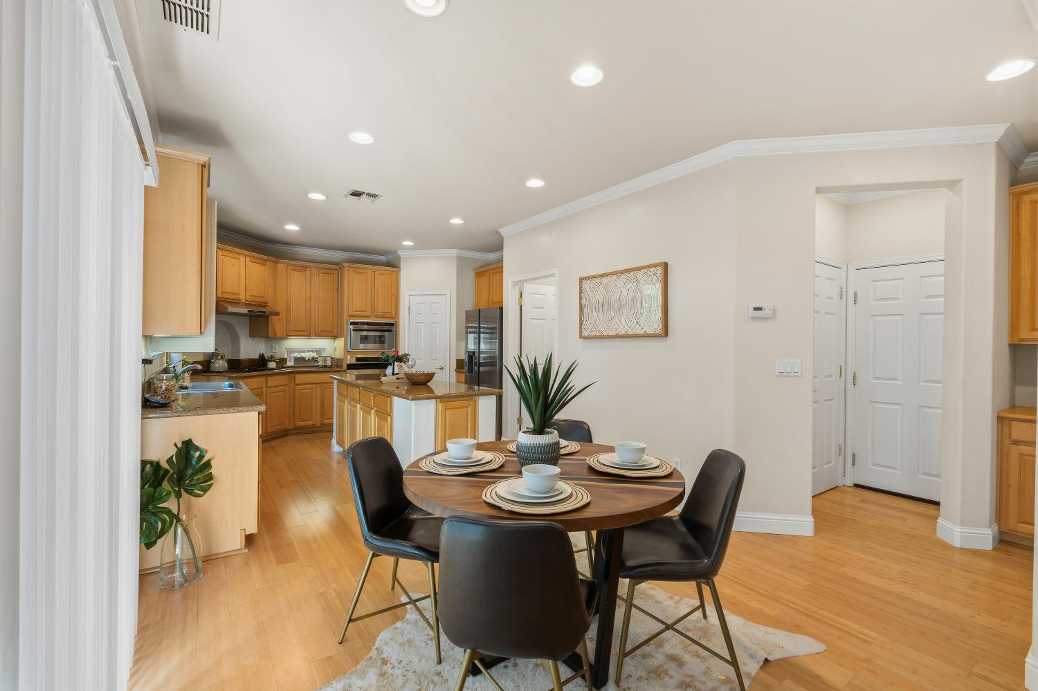 6355 Riverbank Circle