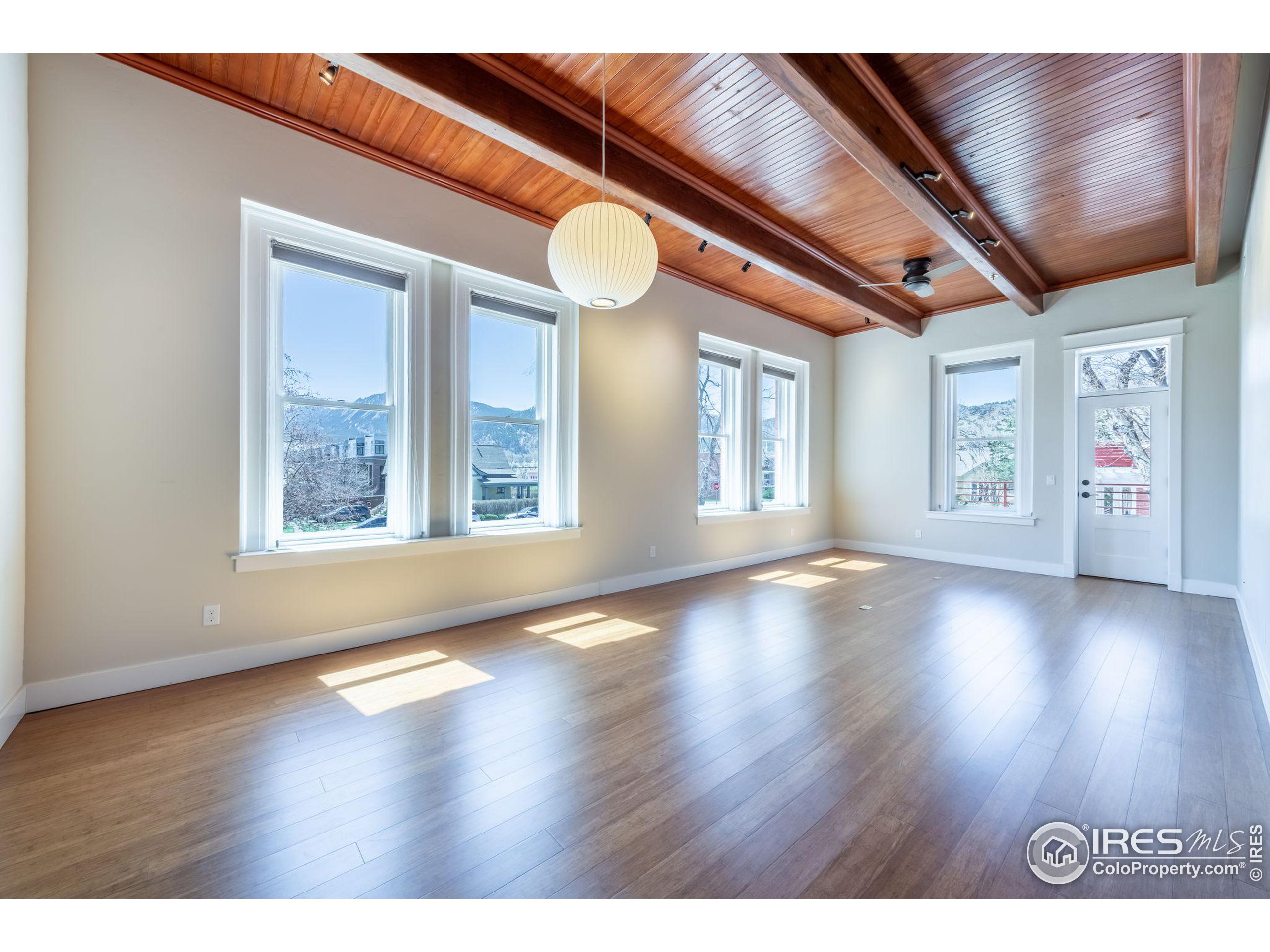1215 Cedar Ave 202