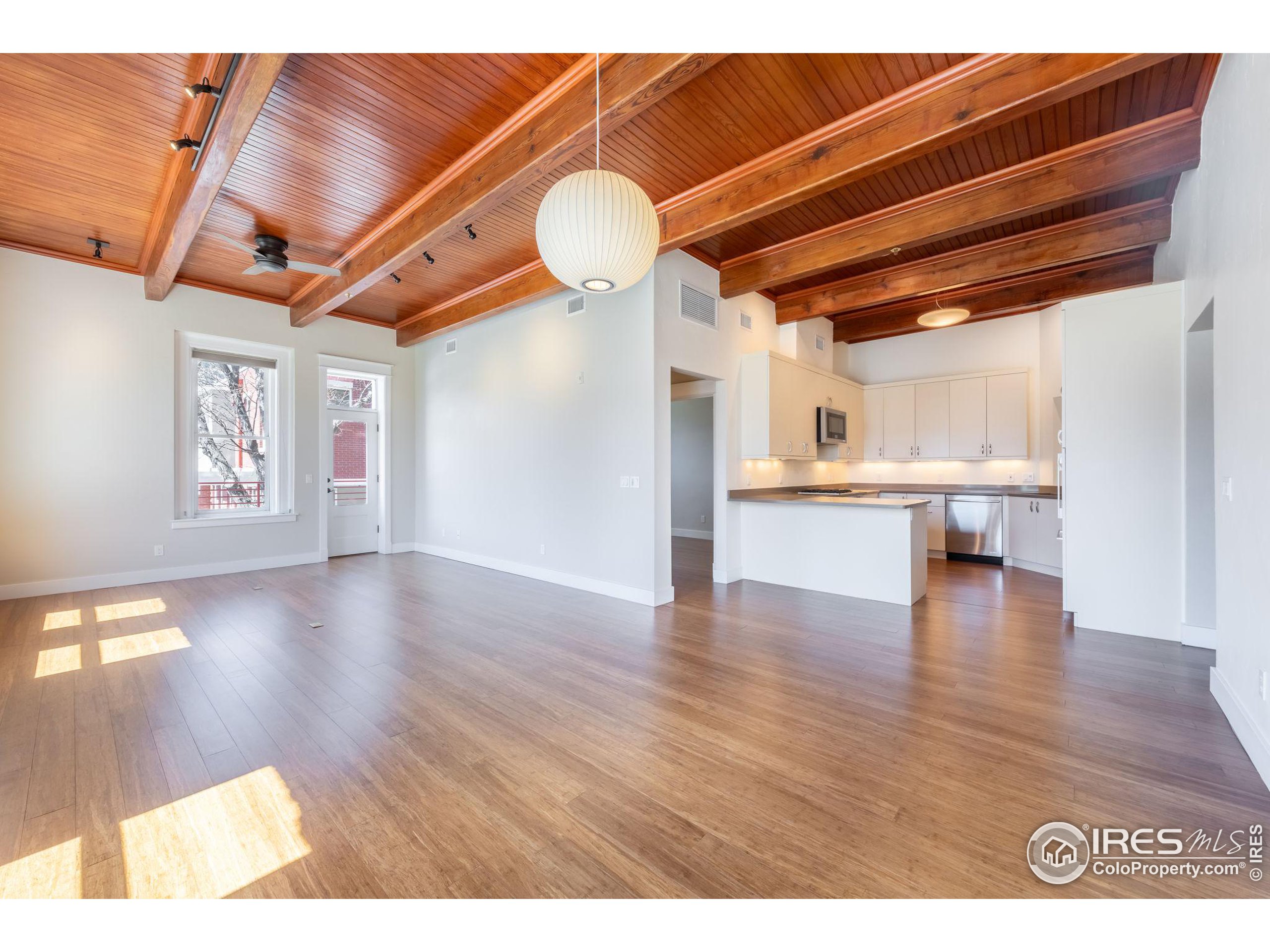 1215 Cedar Ave 202