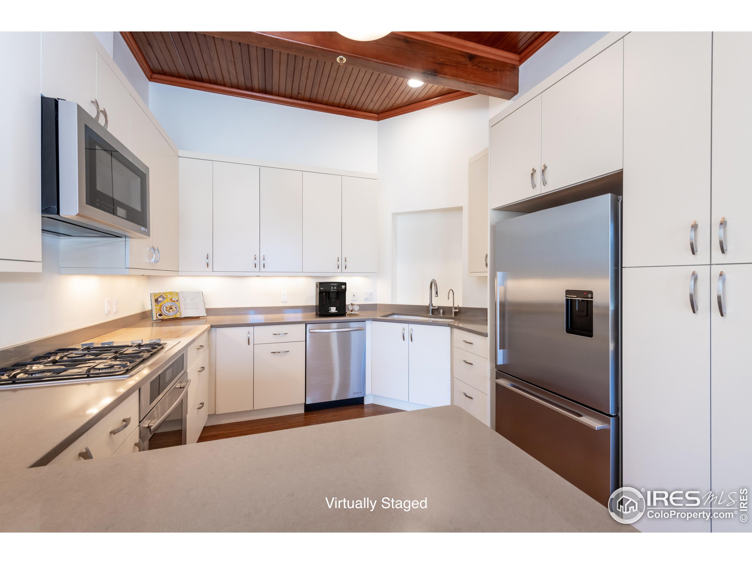 1215 Cedar Ave 202