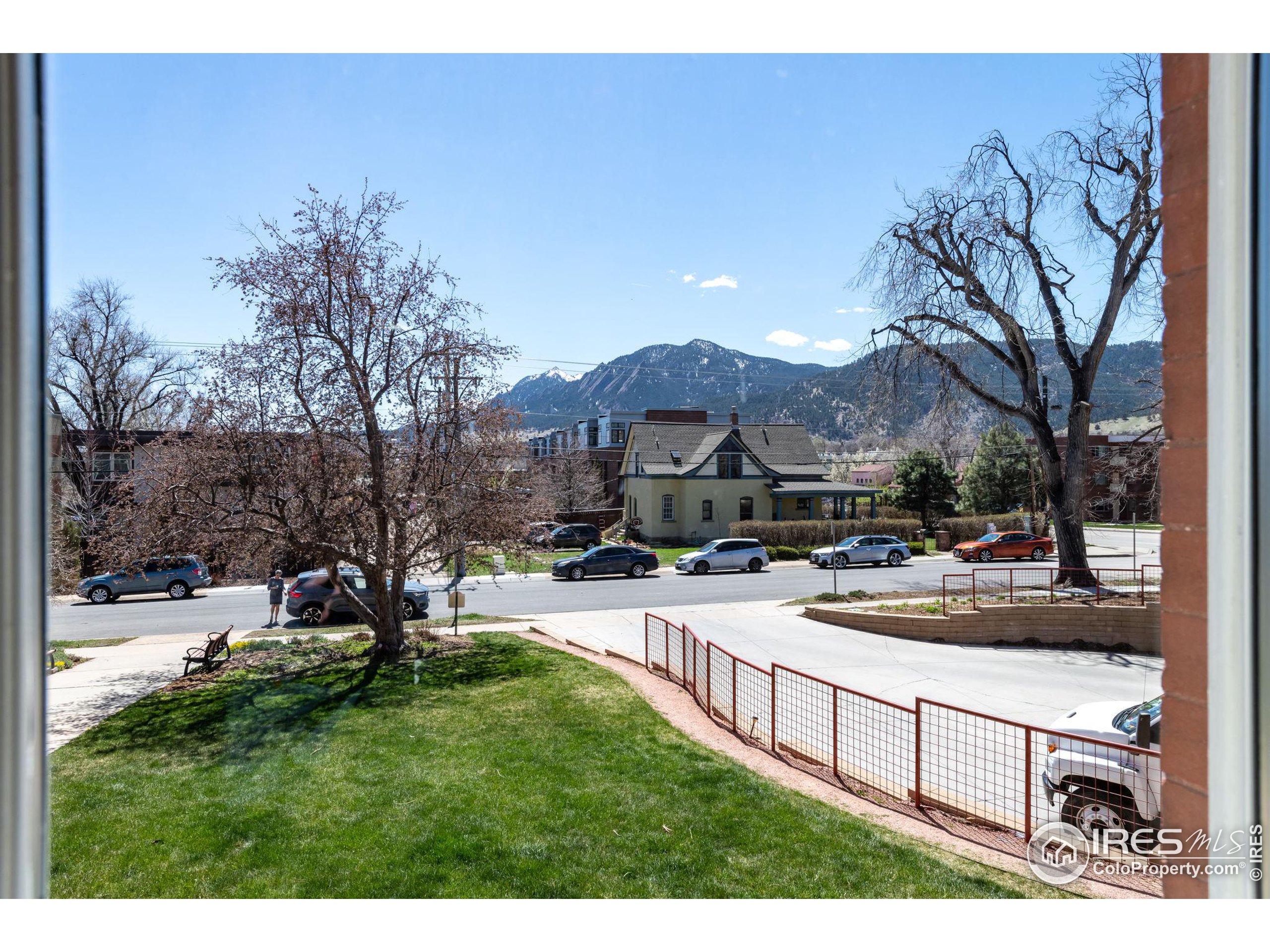 1215 Cedar Ave 202