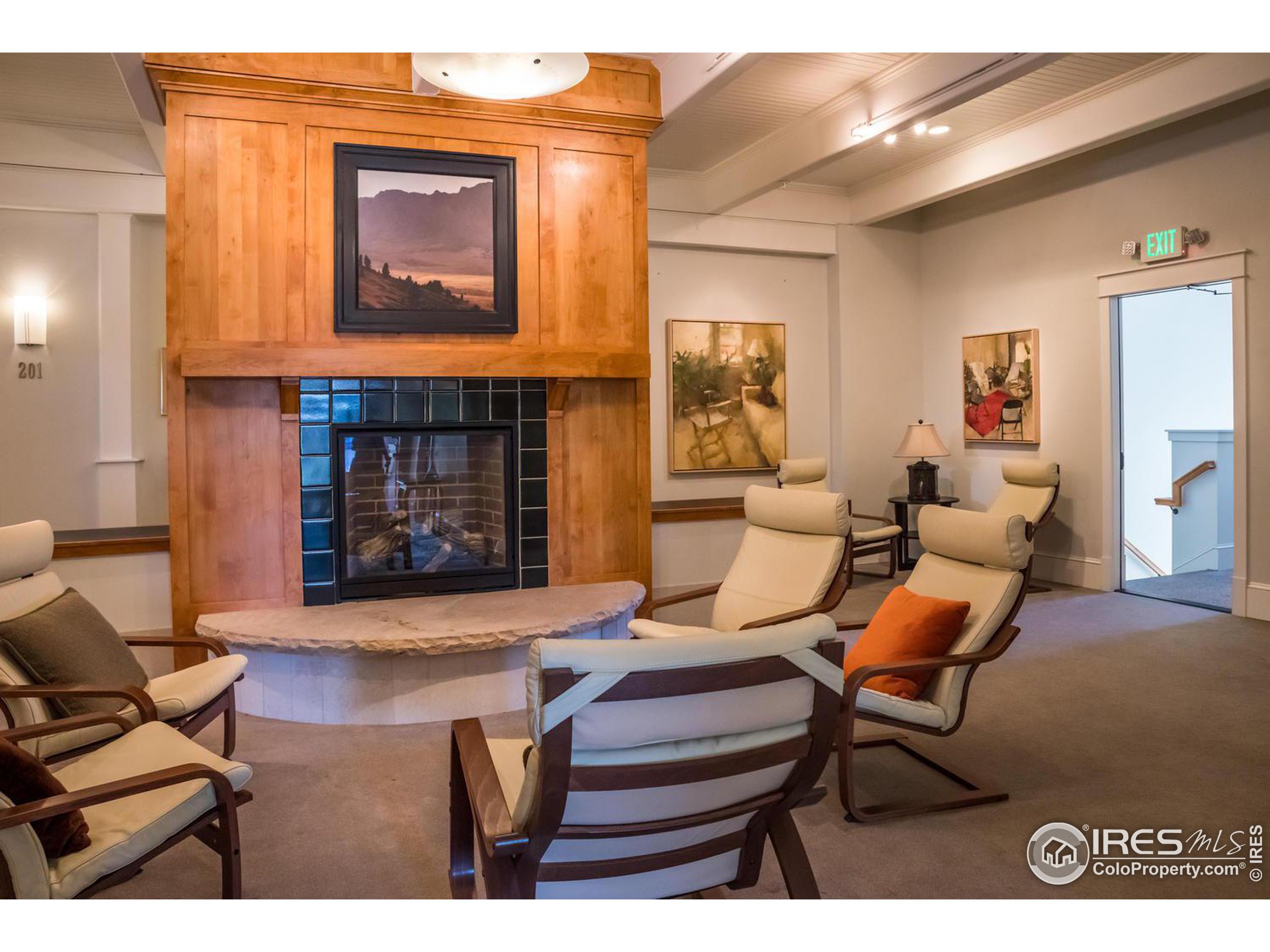1215 Cedar Ave 202