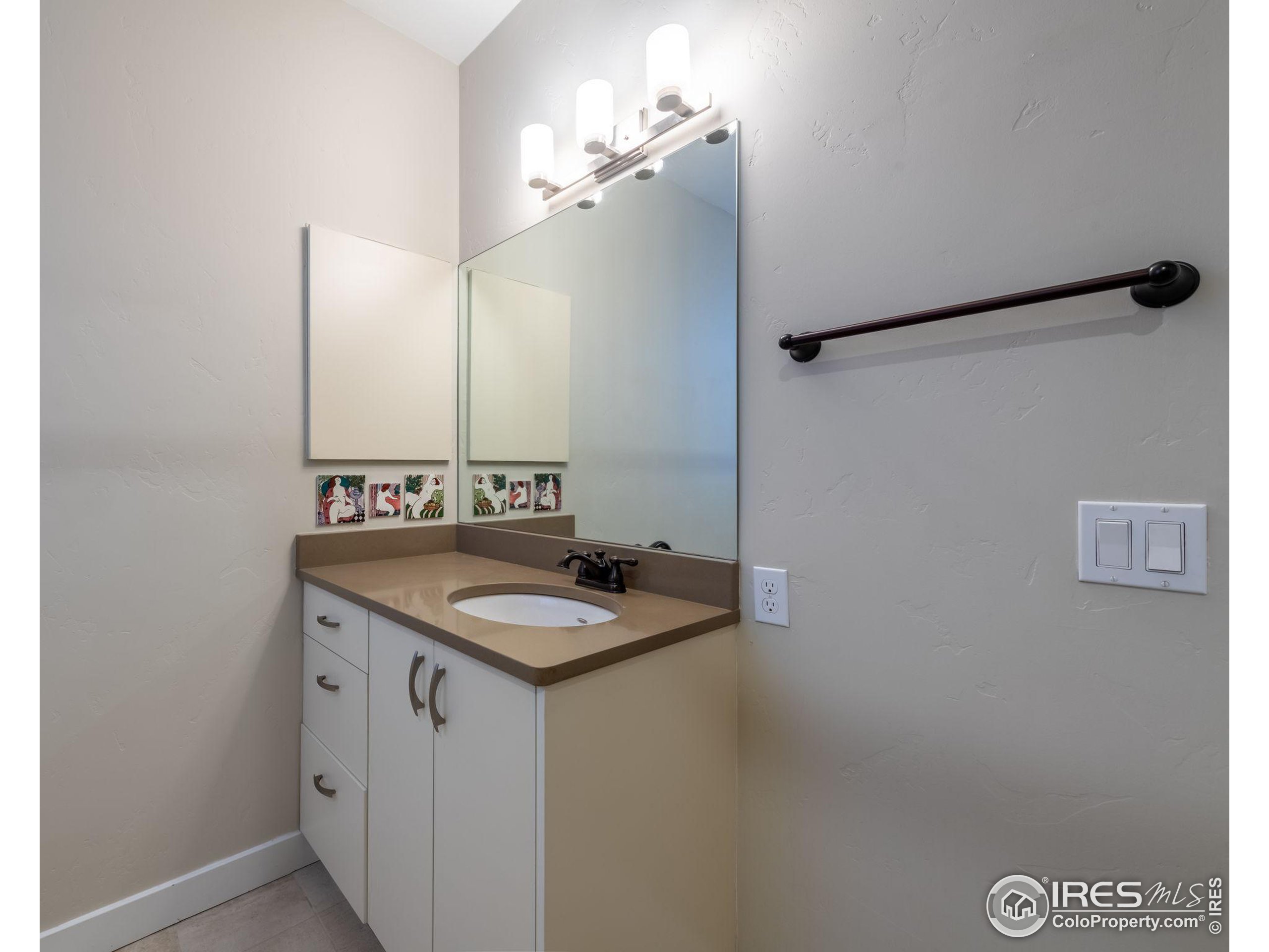 1215 Cedar Ave 202