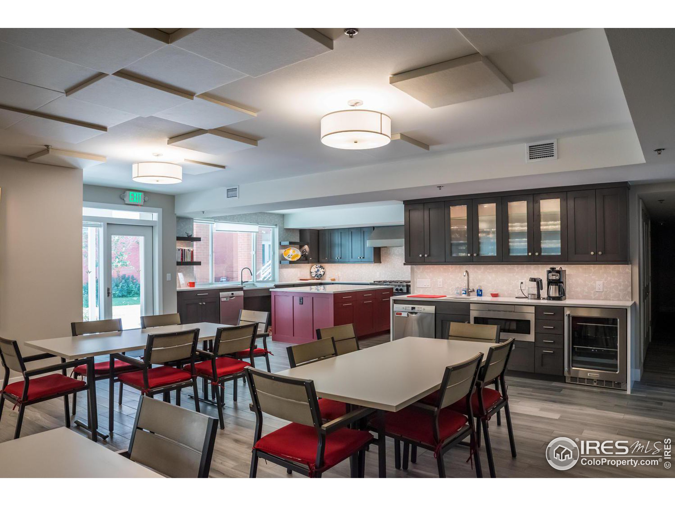 1215 Cedar Ave 202
