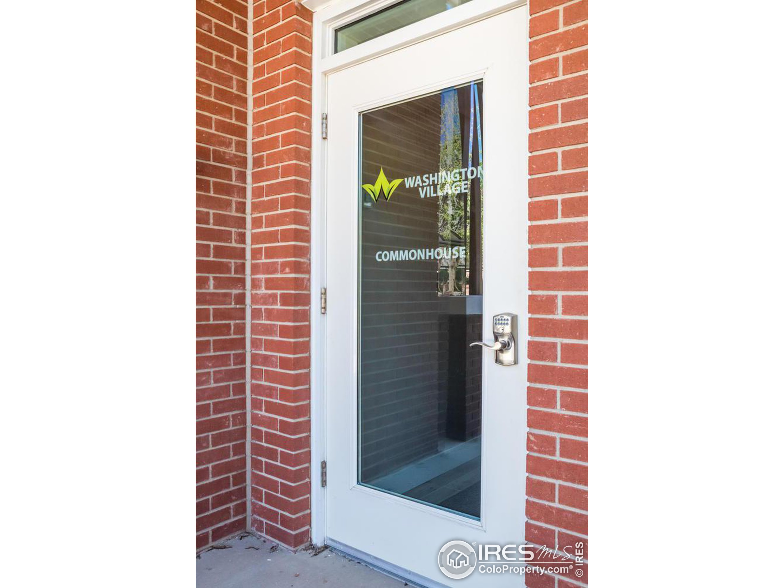 1215 Cedar Ave 202