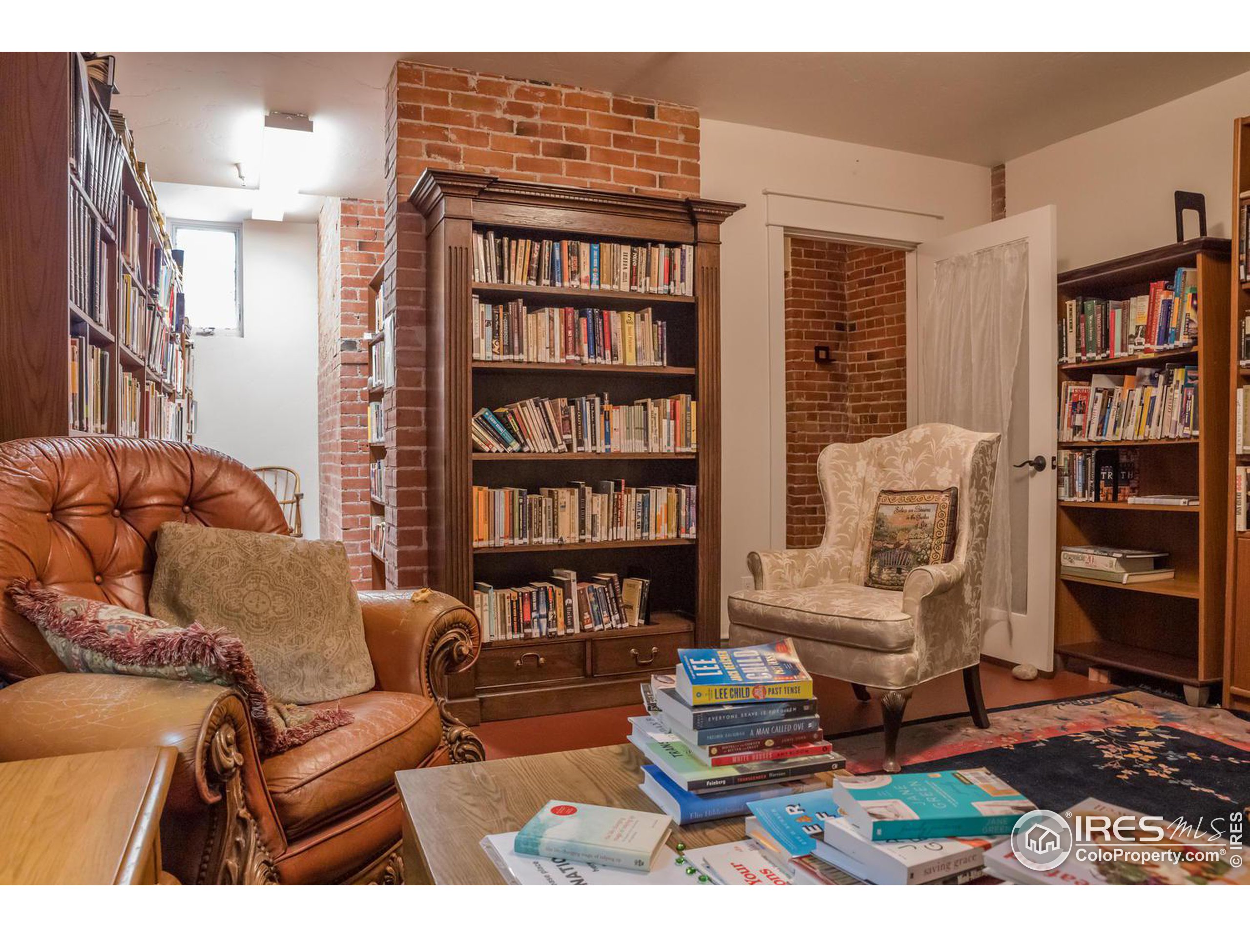 1215 Cedar Ave 202