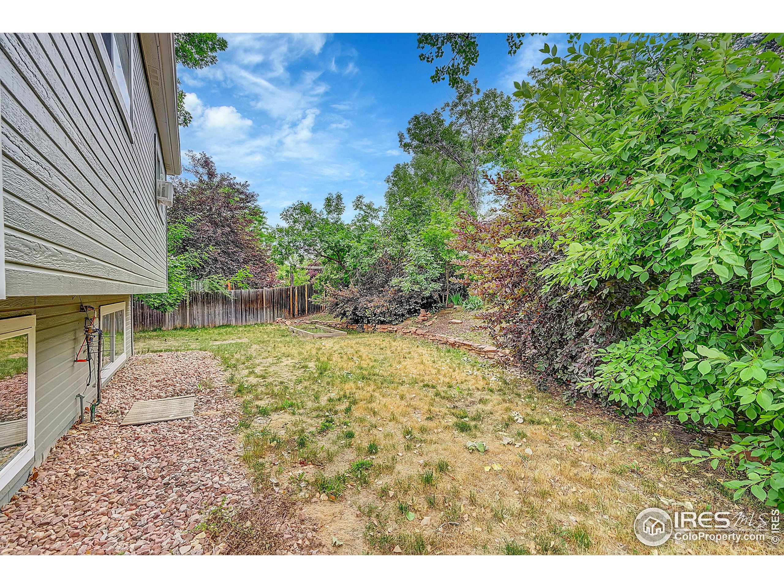 935 Vetch Cir