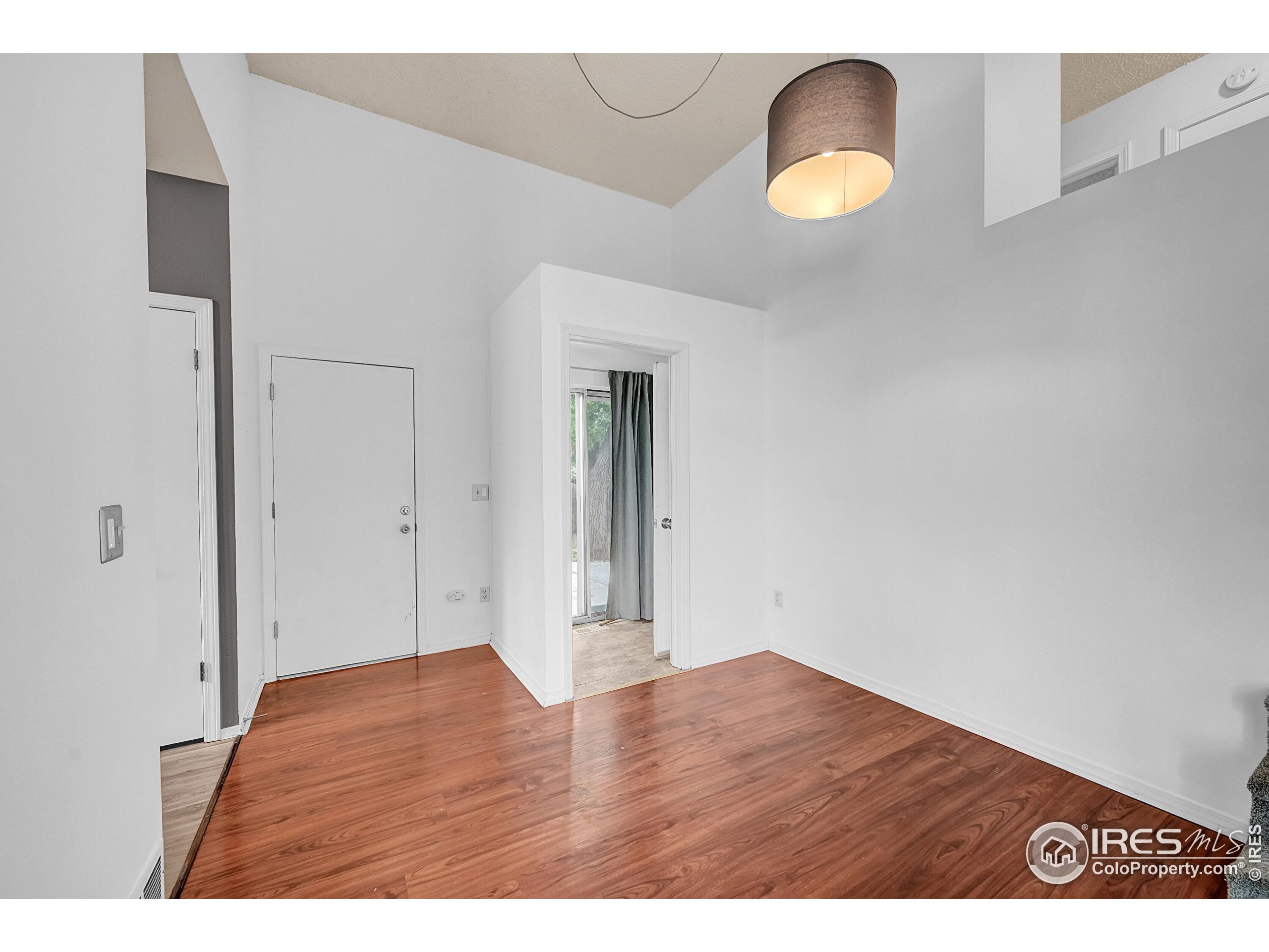 935 Vetch Cir