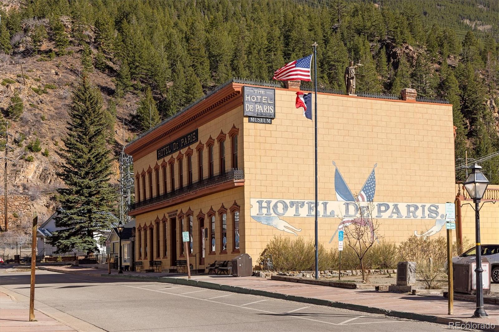 2121 Hummingbird Way Unit: 201