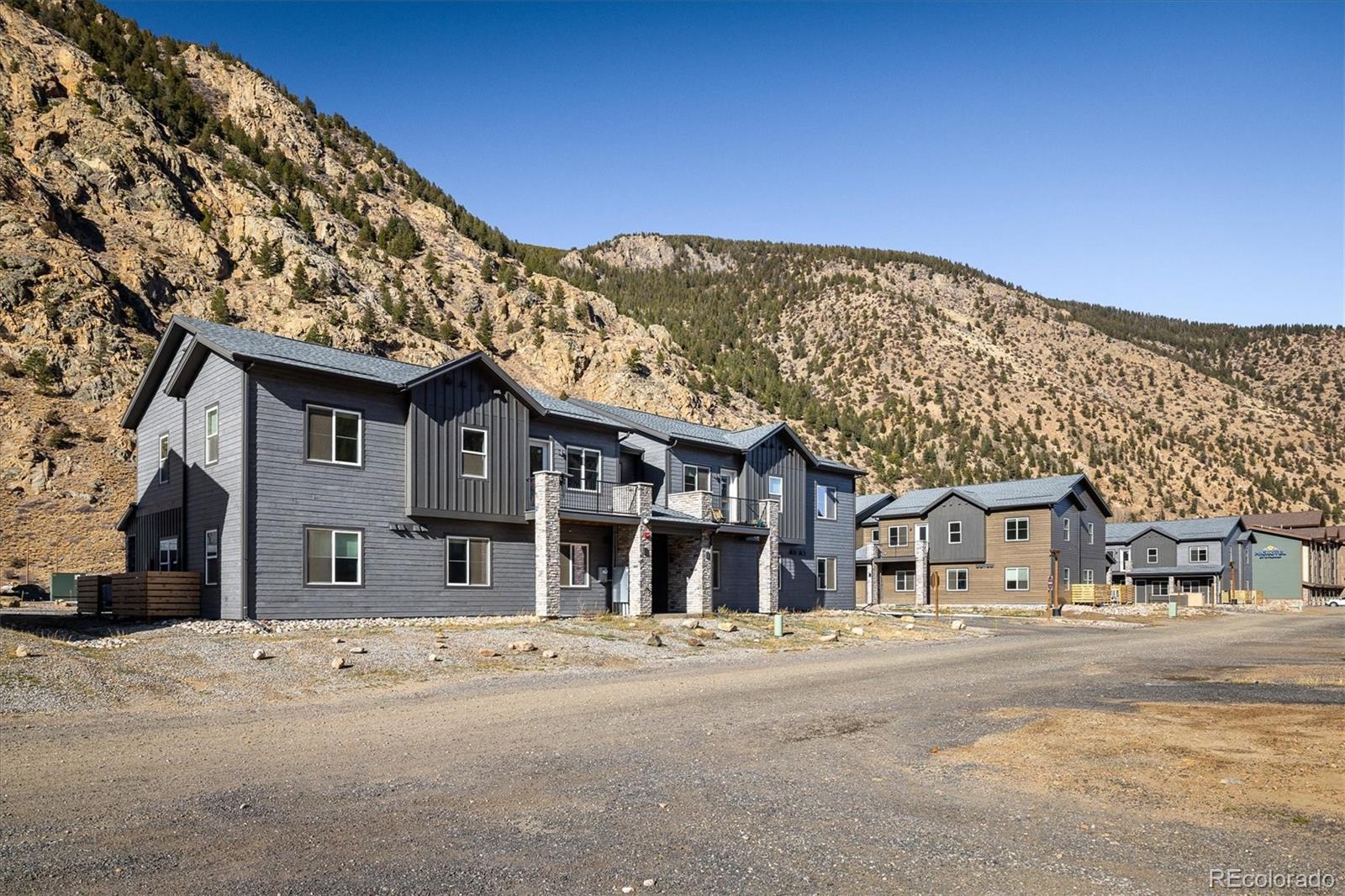 2121 Hummingbird Way Unit: 201