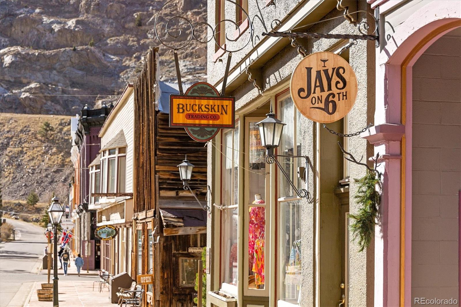 2121 Hummingbird Way Unit: 201