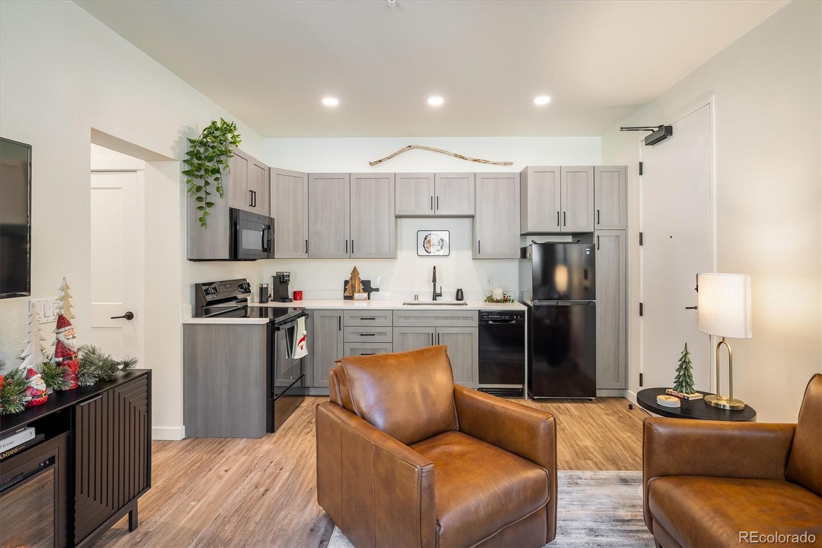 2121 Hummingbird Way Unit: 201