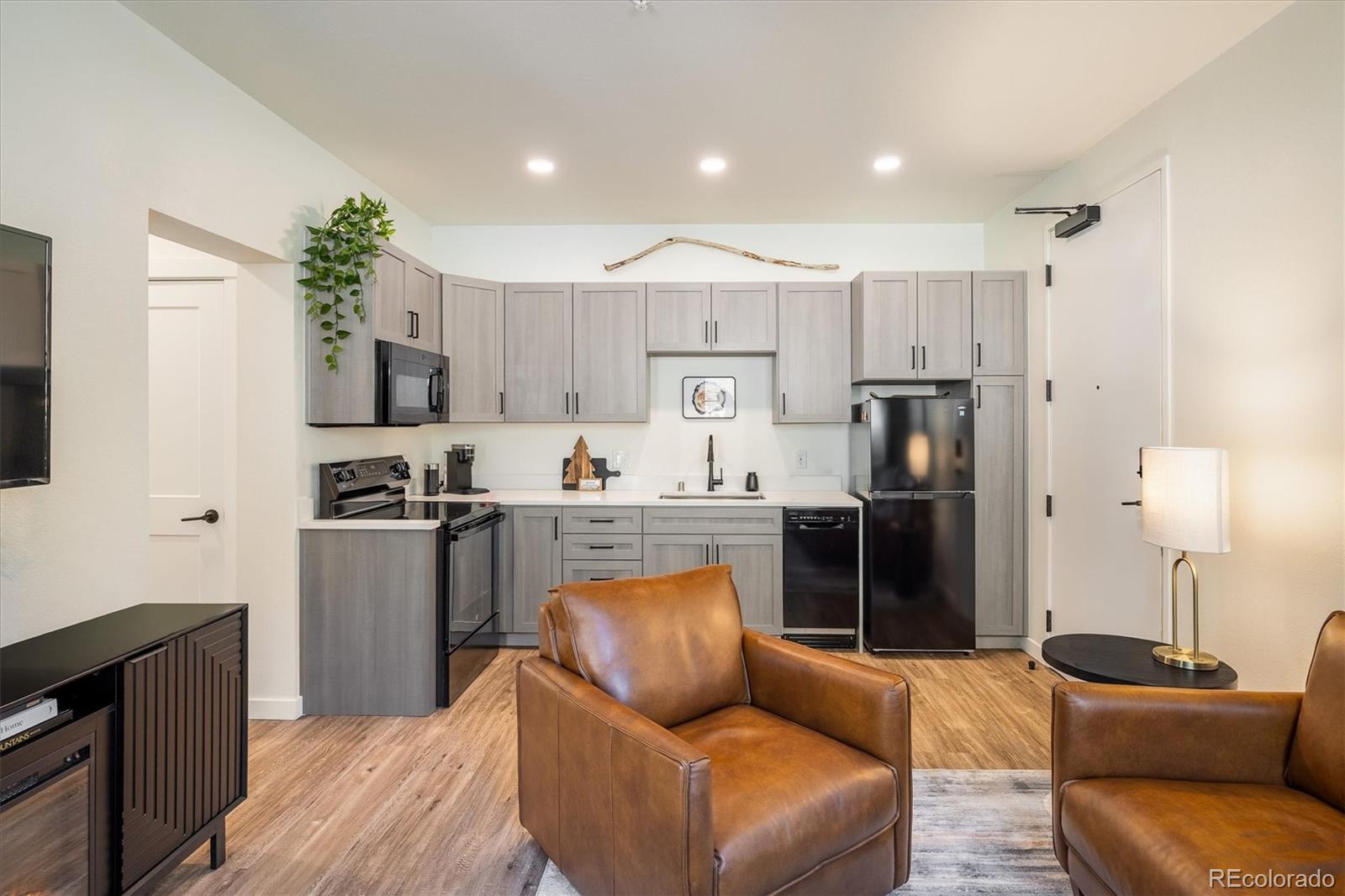 2121 Hummingbird Way Unit: 201