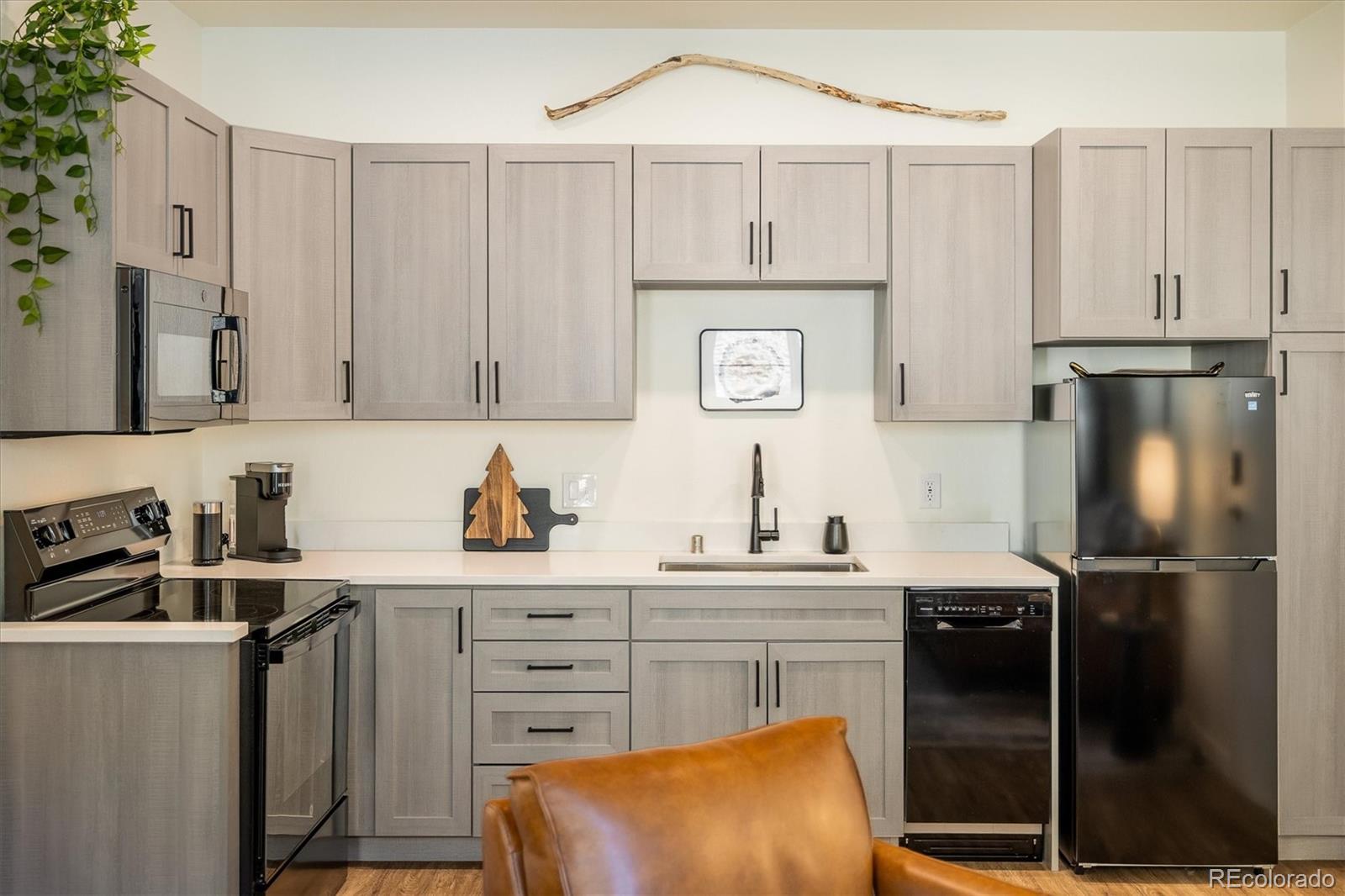 2121 Hummingbird Way Unit: 201