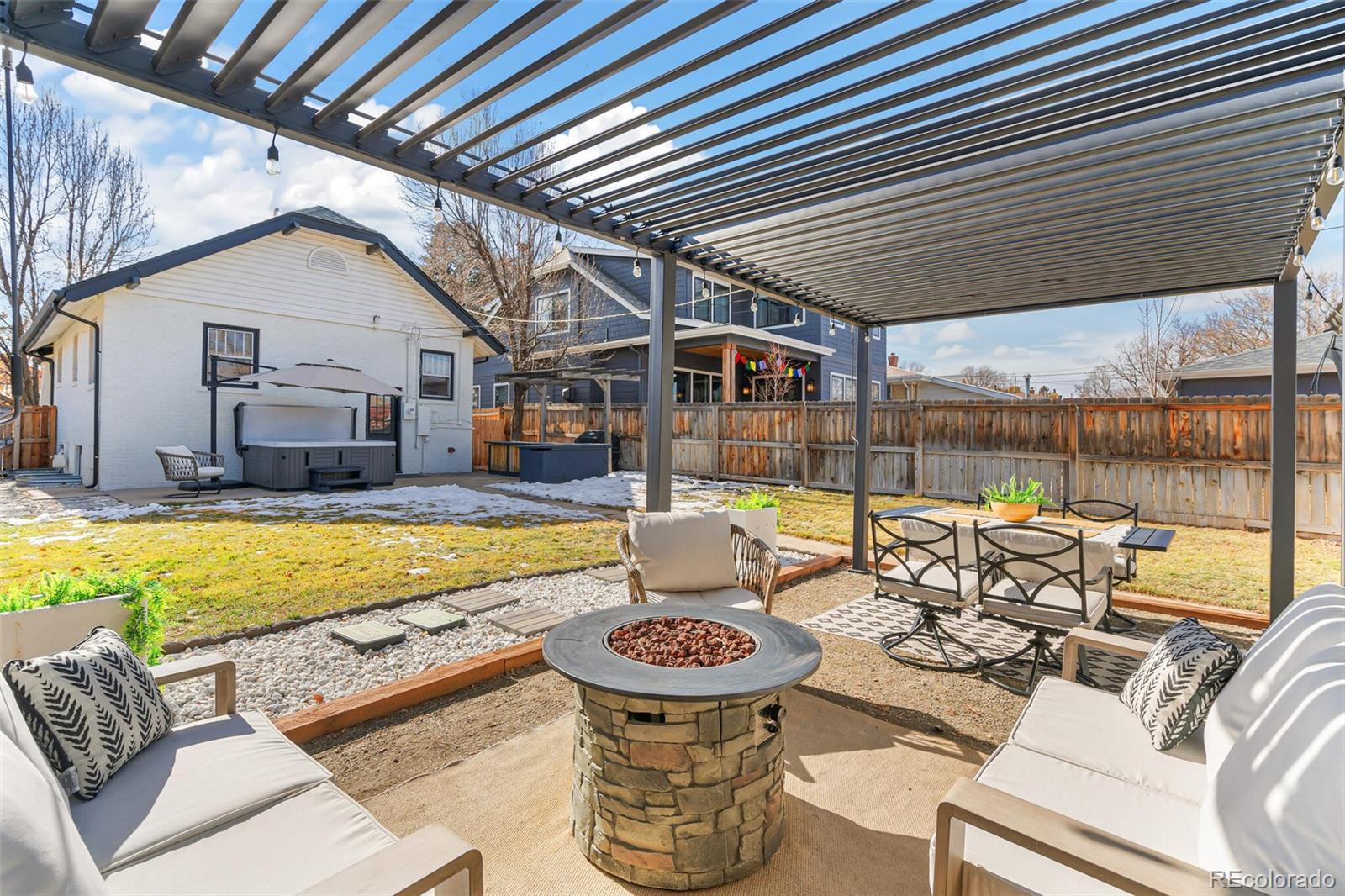 2725 W 39th Avenue
