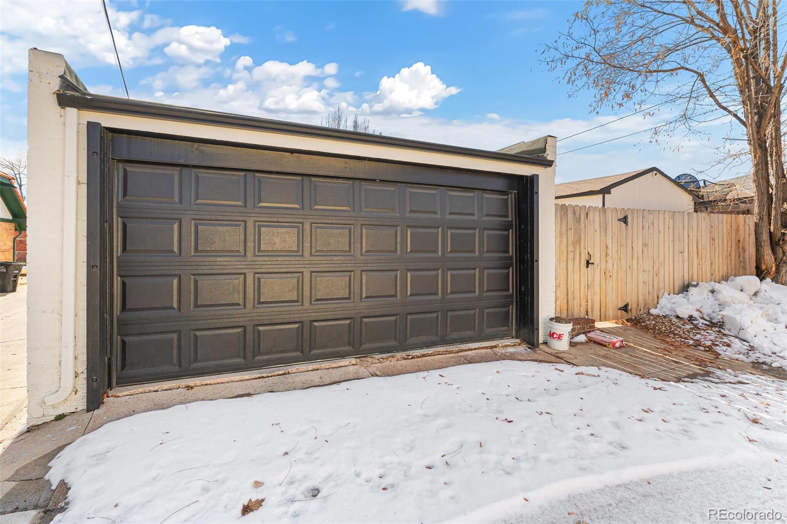 2725 W 39th Avenue