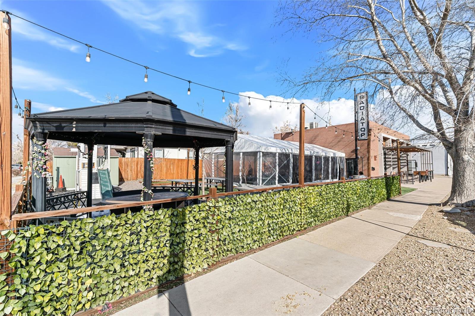 2725 W 39th Avenue