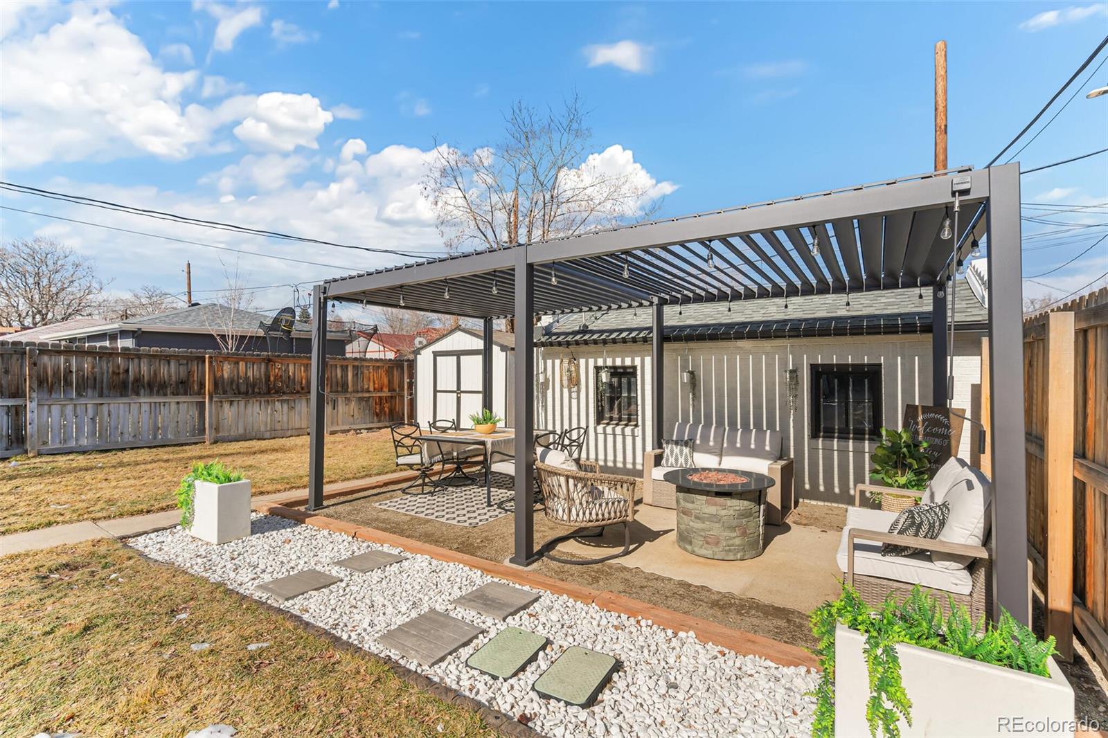 2725 W 39th Avenue