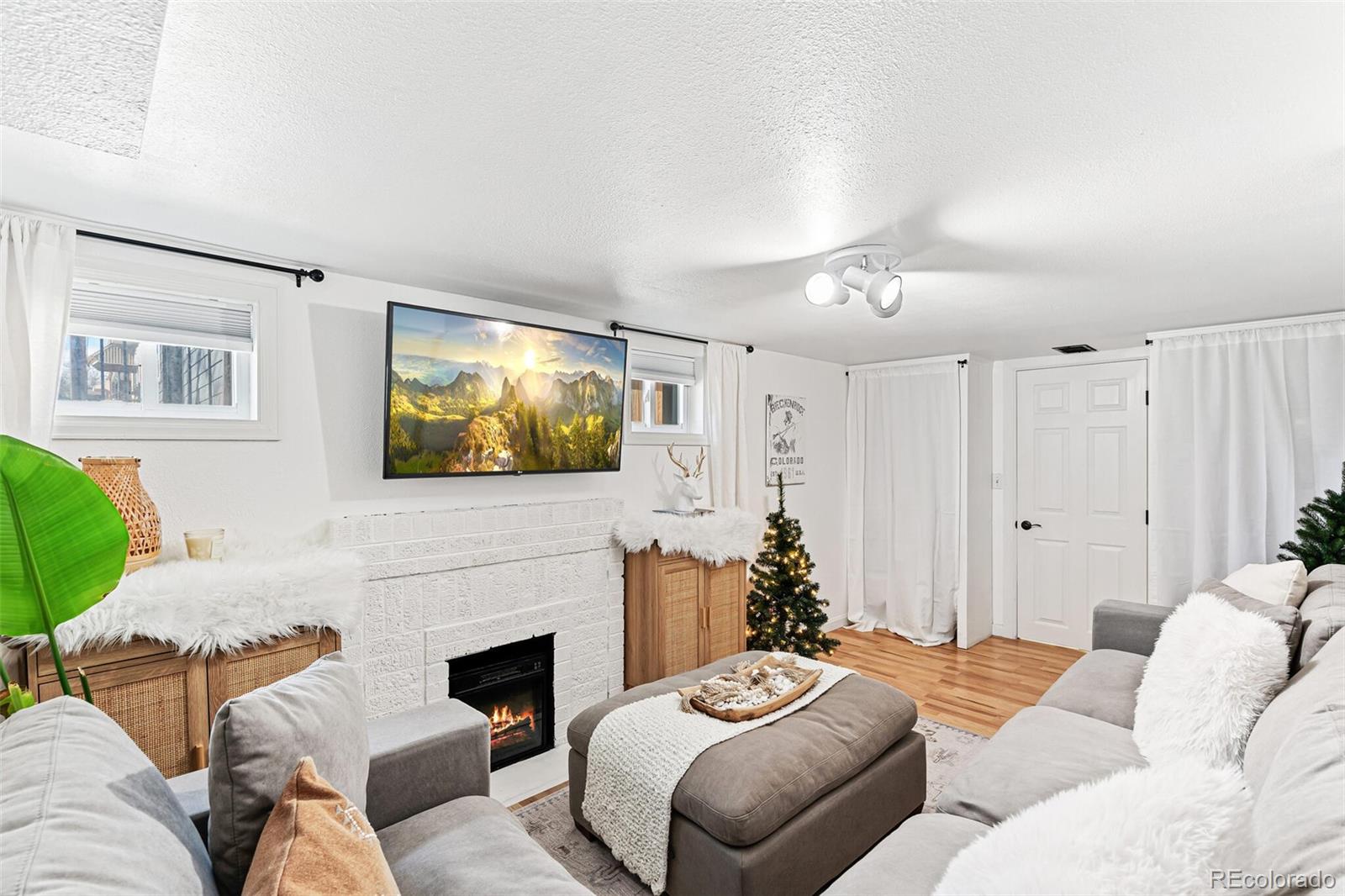 2725 W 39th Avenue