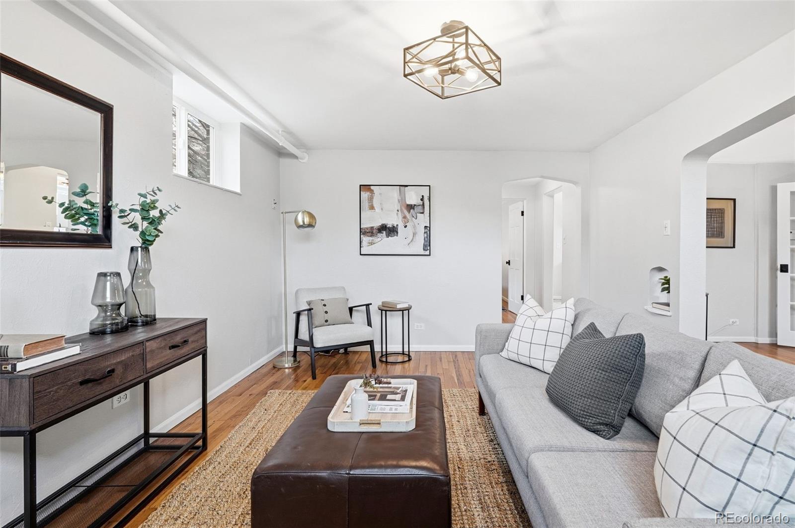 1600 Winona Court Unit: 6
