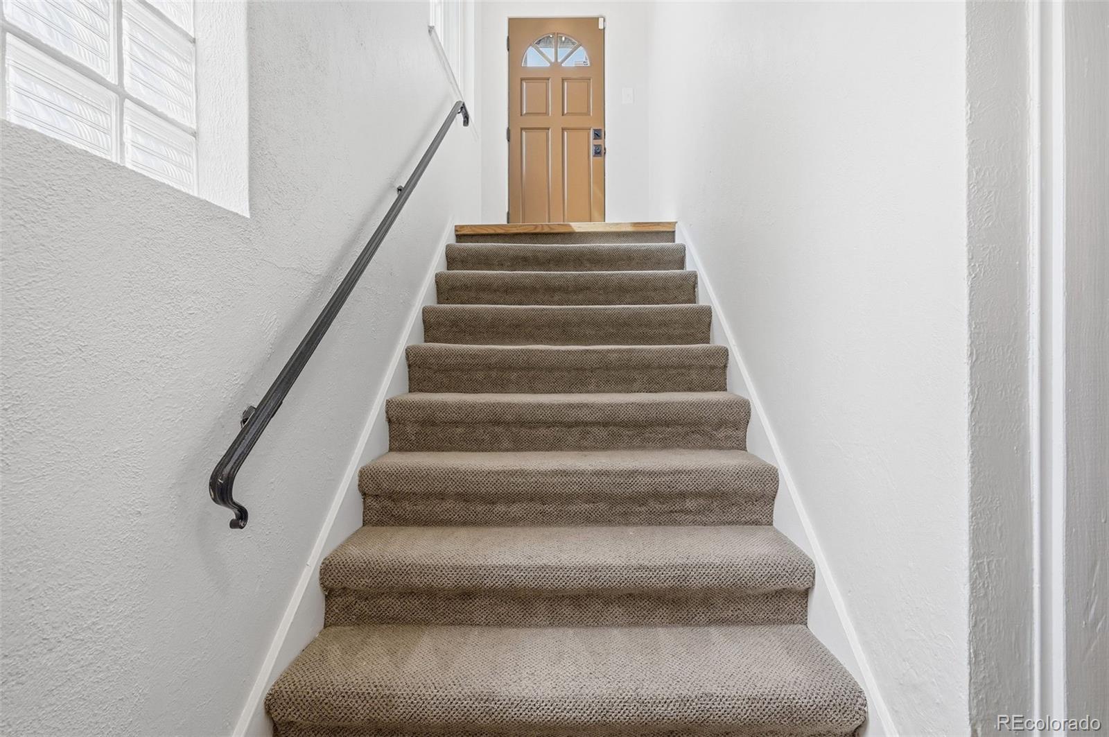 1600 Winona Court Unit: 6