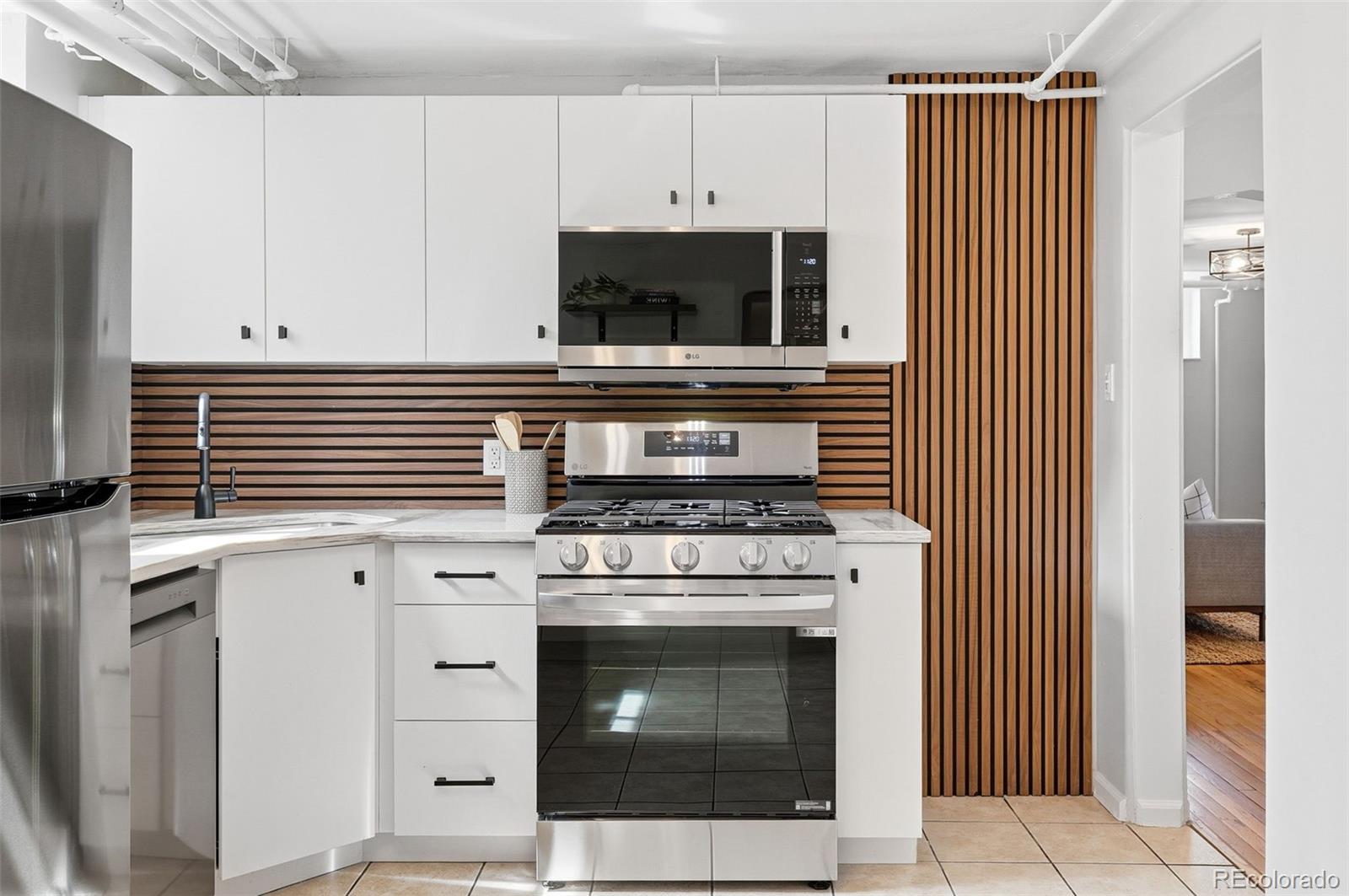 1600 Winona Court Unit: 6