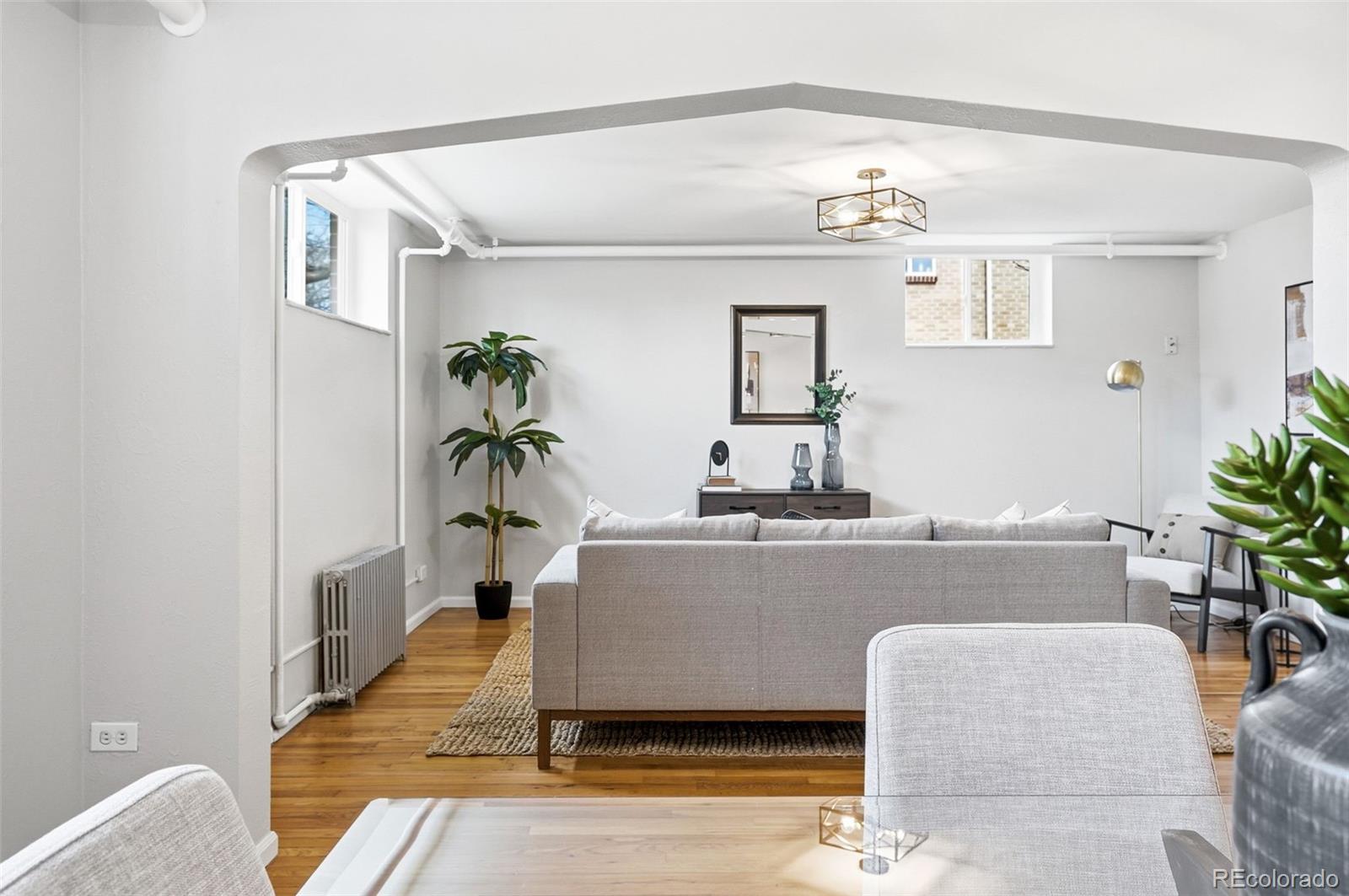 1600 Winona Court Unit: 6
