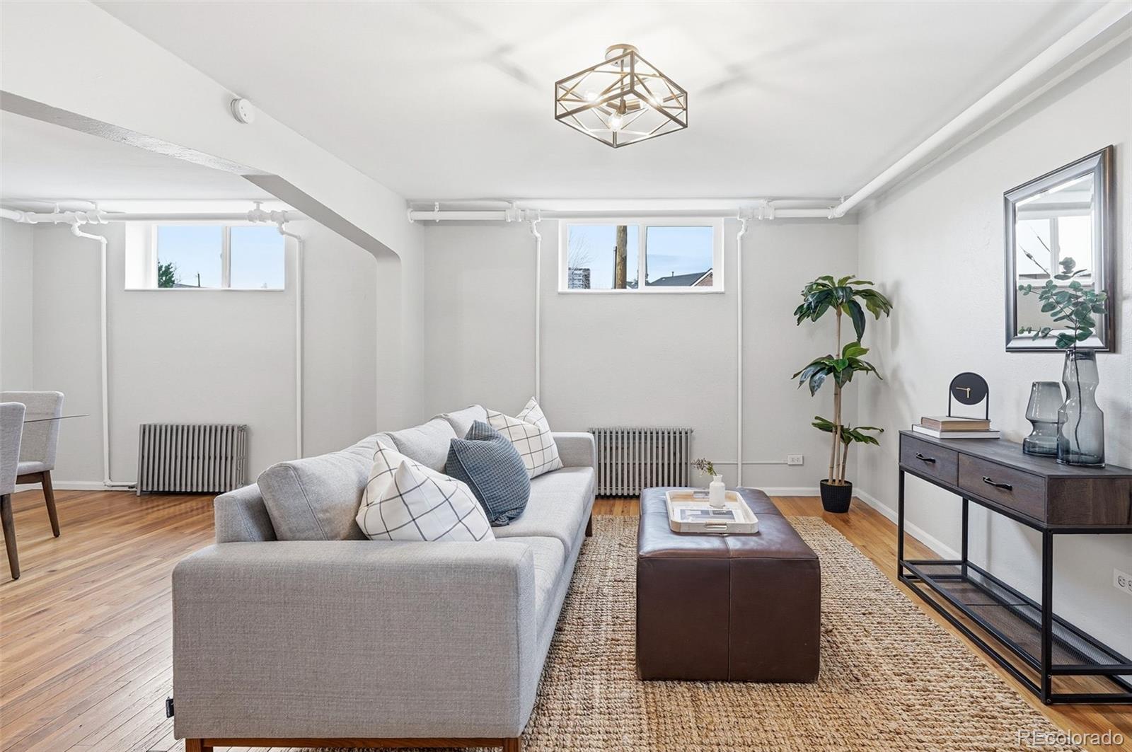 1600 Winona Court Unit: 6