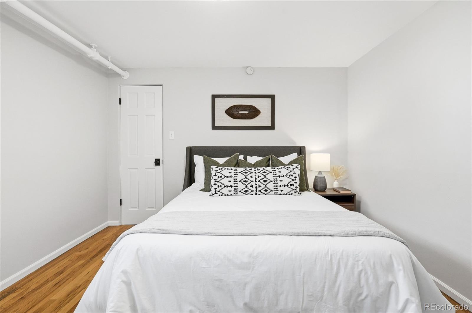 1600 Winona Court Unit: 6